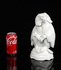 Un esclusivo modello in porcellana di Meissen “Blanc de Chine” raffigurante un babbuino, opera di Max Esser