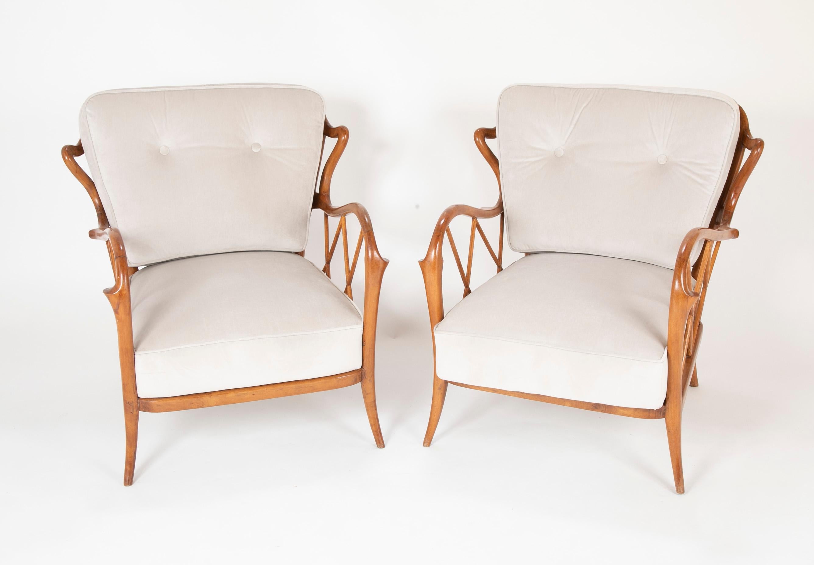 Unique Pair of Walnut Armchairs in the Manner of Paolo Buffa In Good Condition In Stamford, CT