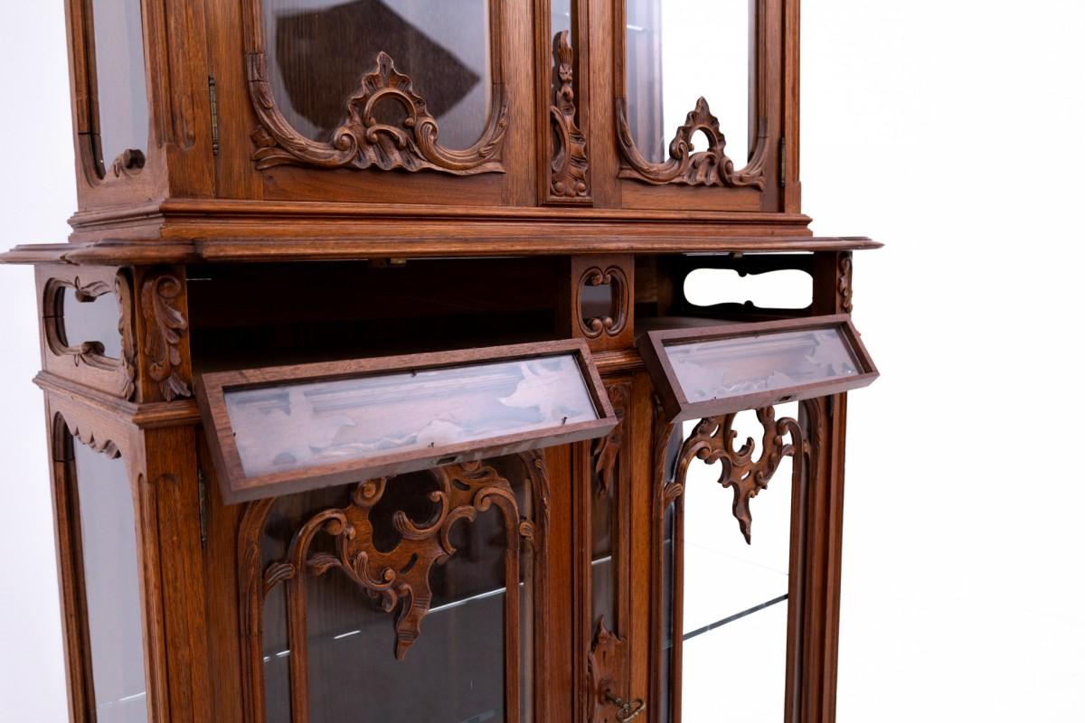 A unique showcase, France, circa 1880. In Good Condition For Sale In Chorzów, PL