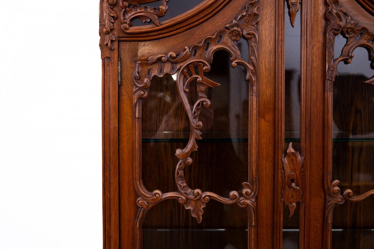 A unique showcase, France, circa 1880. For Sale 2