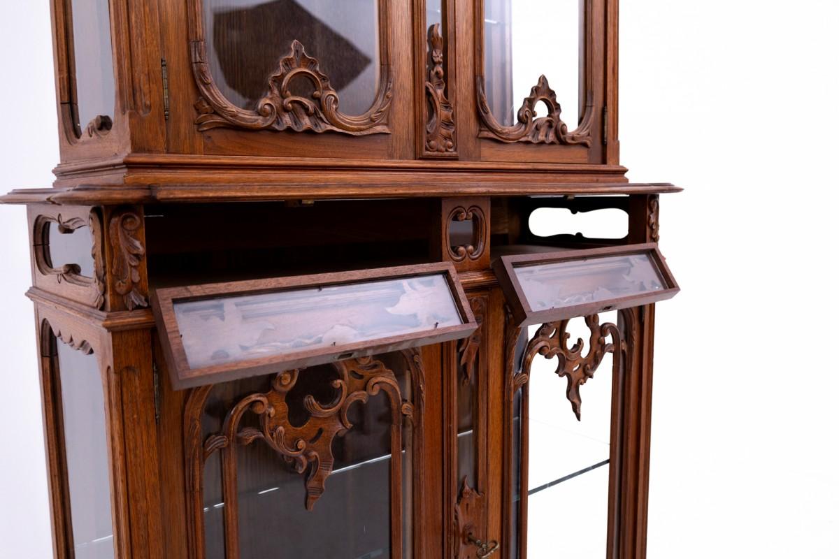 A unique showcase, France, circa 1880.9726 In Good Condition For Sale In Chorzów, PL