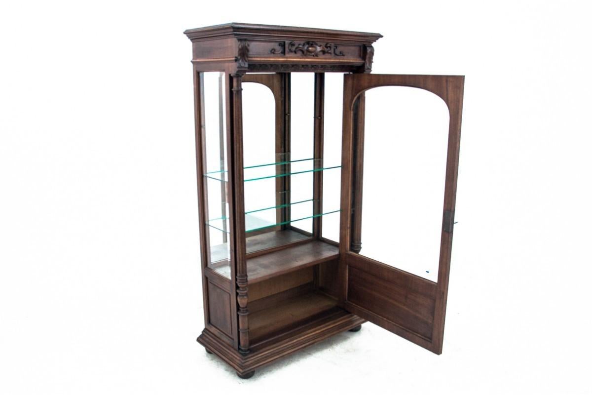 Renaissance Revival A unique showcase from France, late 19th century. For Sale