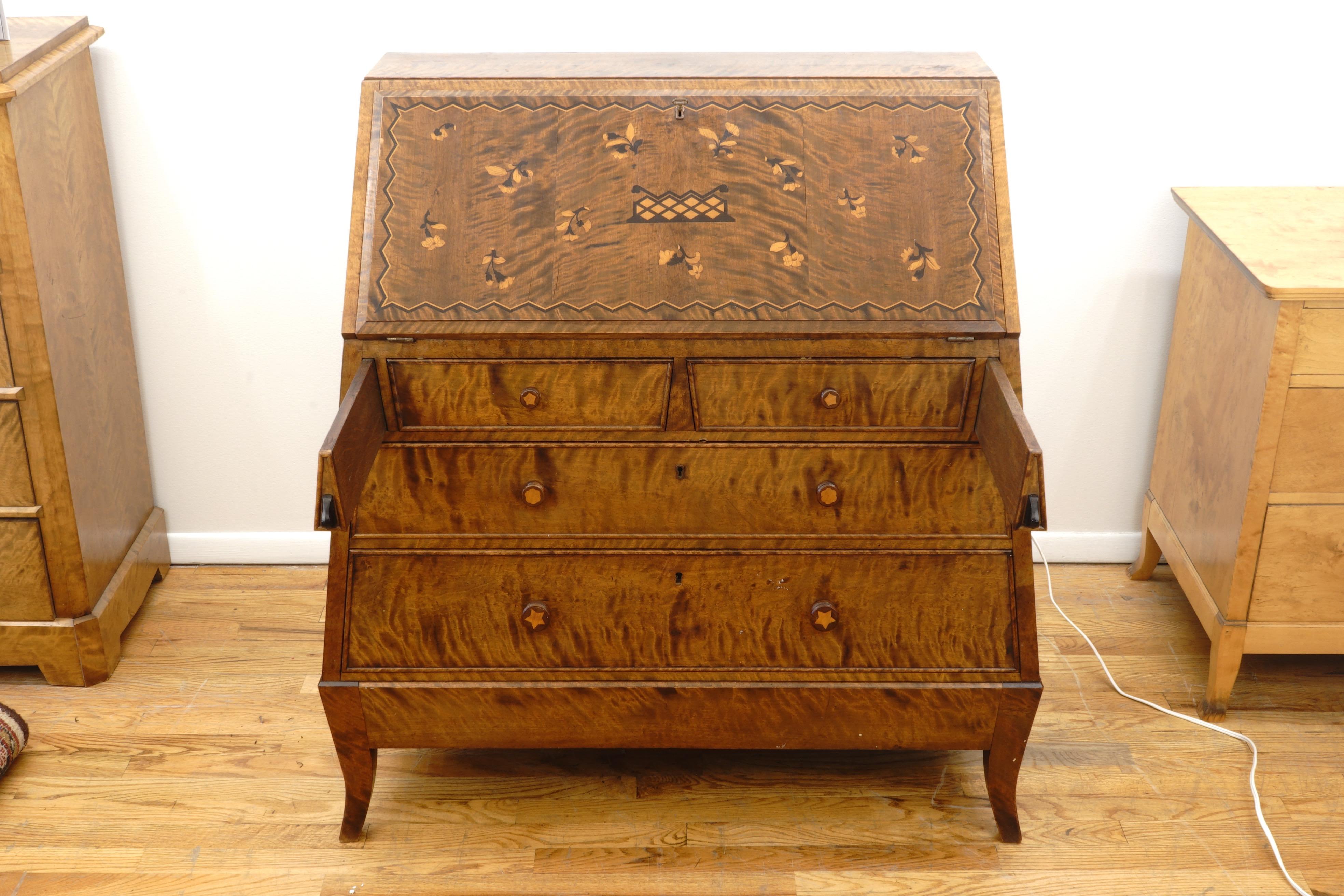 Swedish Secretary with Marquetry  For Sale 5