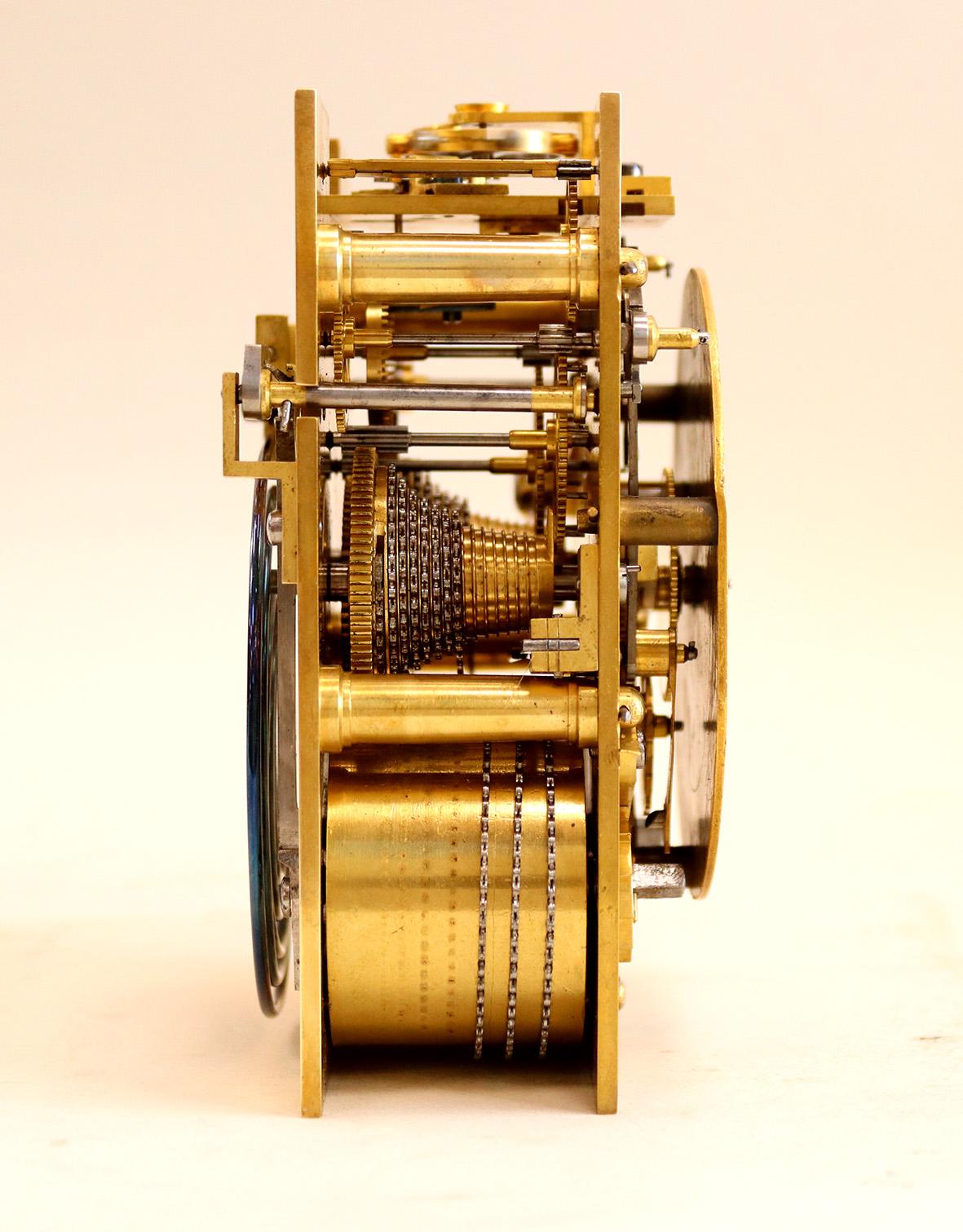 Einzigartige englische Twin Fusee-Reiseuhr von James Moore, Französisch (Gegossen) im Angebot