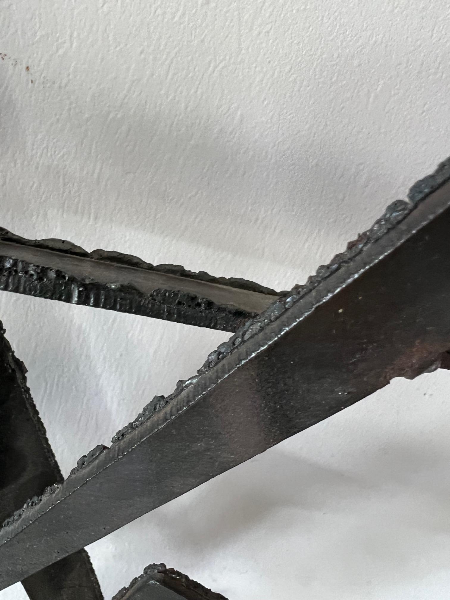 Metà XX secolo Un'insolita scultura brutalista in acciaio in vendita
