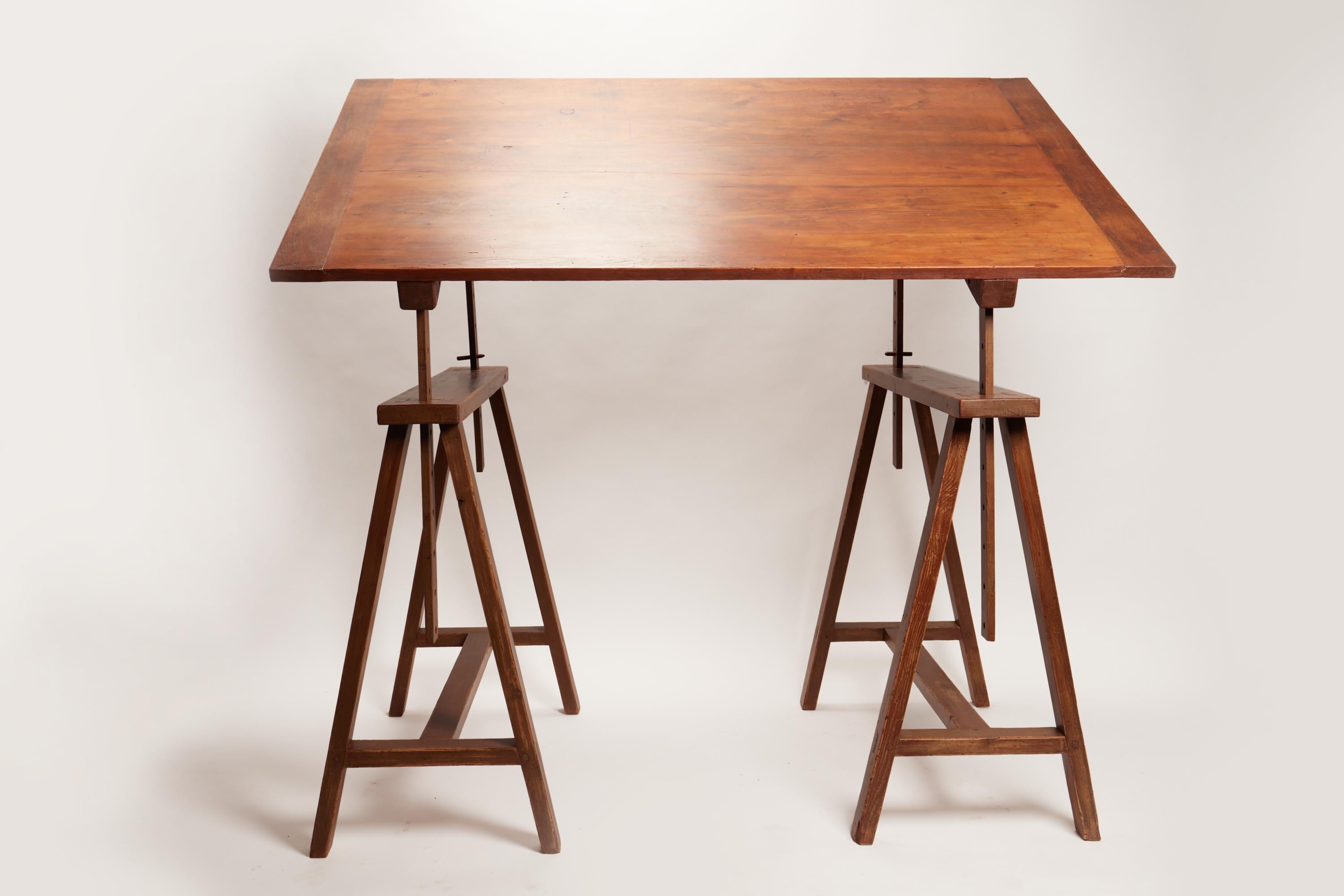 Unusual Early XX Century Wooden Drafting Machine Table In Excellent Condition In Milan, IT