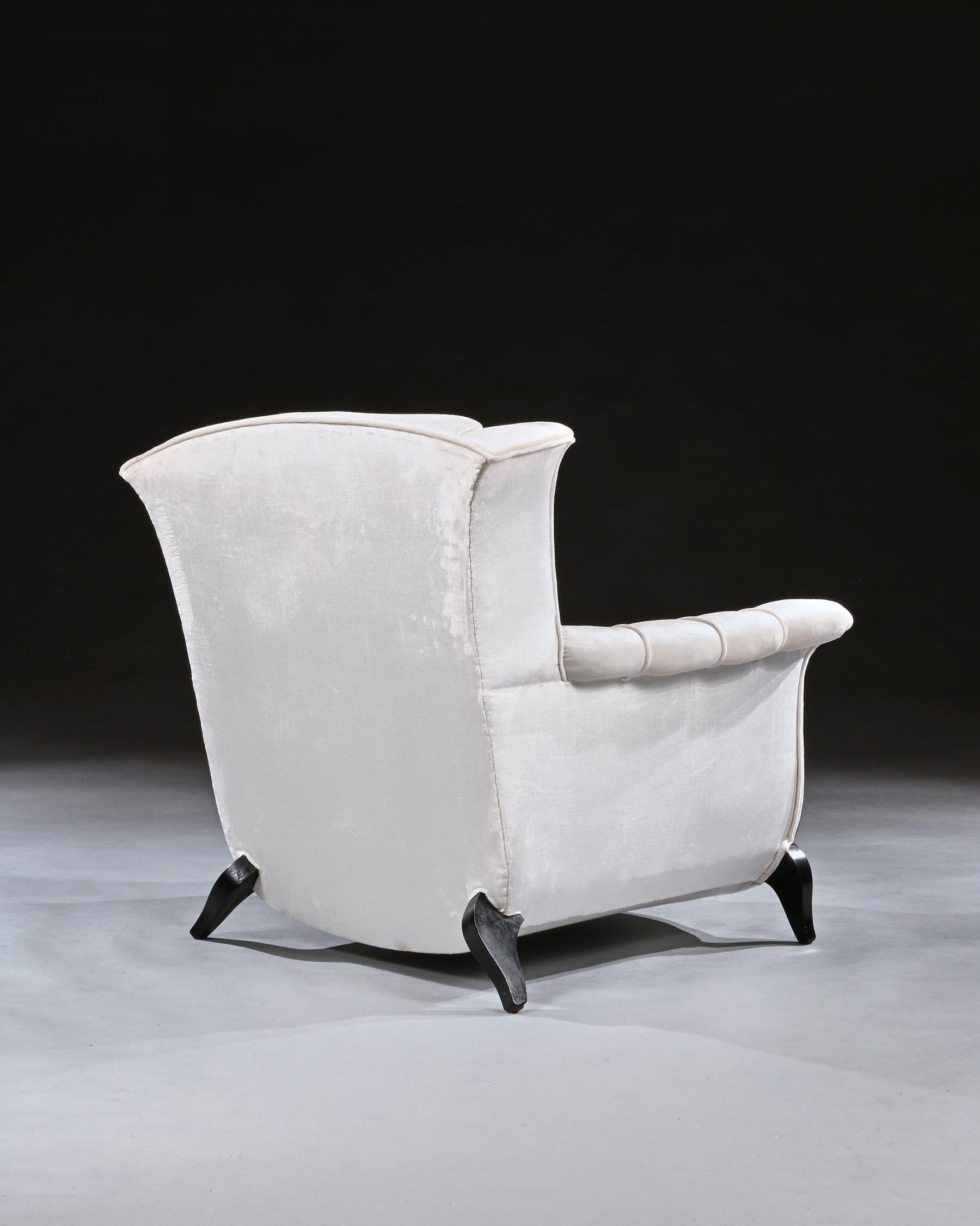Ungewöhnliches Paar französischer ebonisierter Art-Déco-Sessel aus zerkleinertem Samt (Ebonisiert) im Angebot