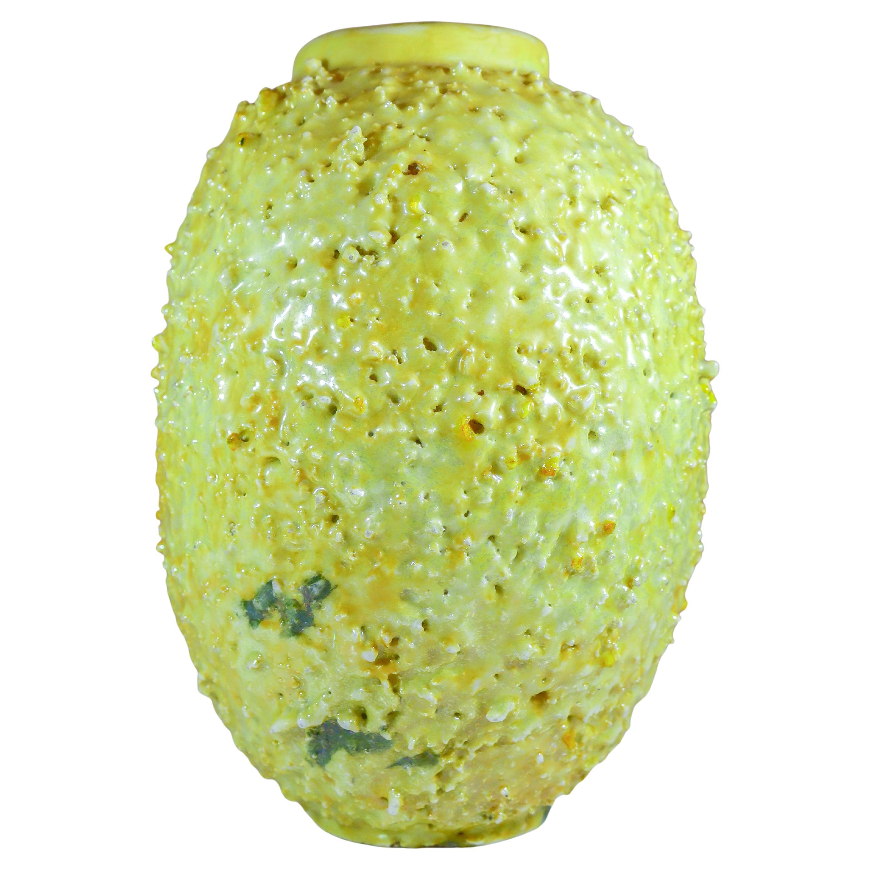 A Uranium Yellow Hedgehog vase - Chamotte - Gunnar Nylund - Rörstrand
