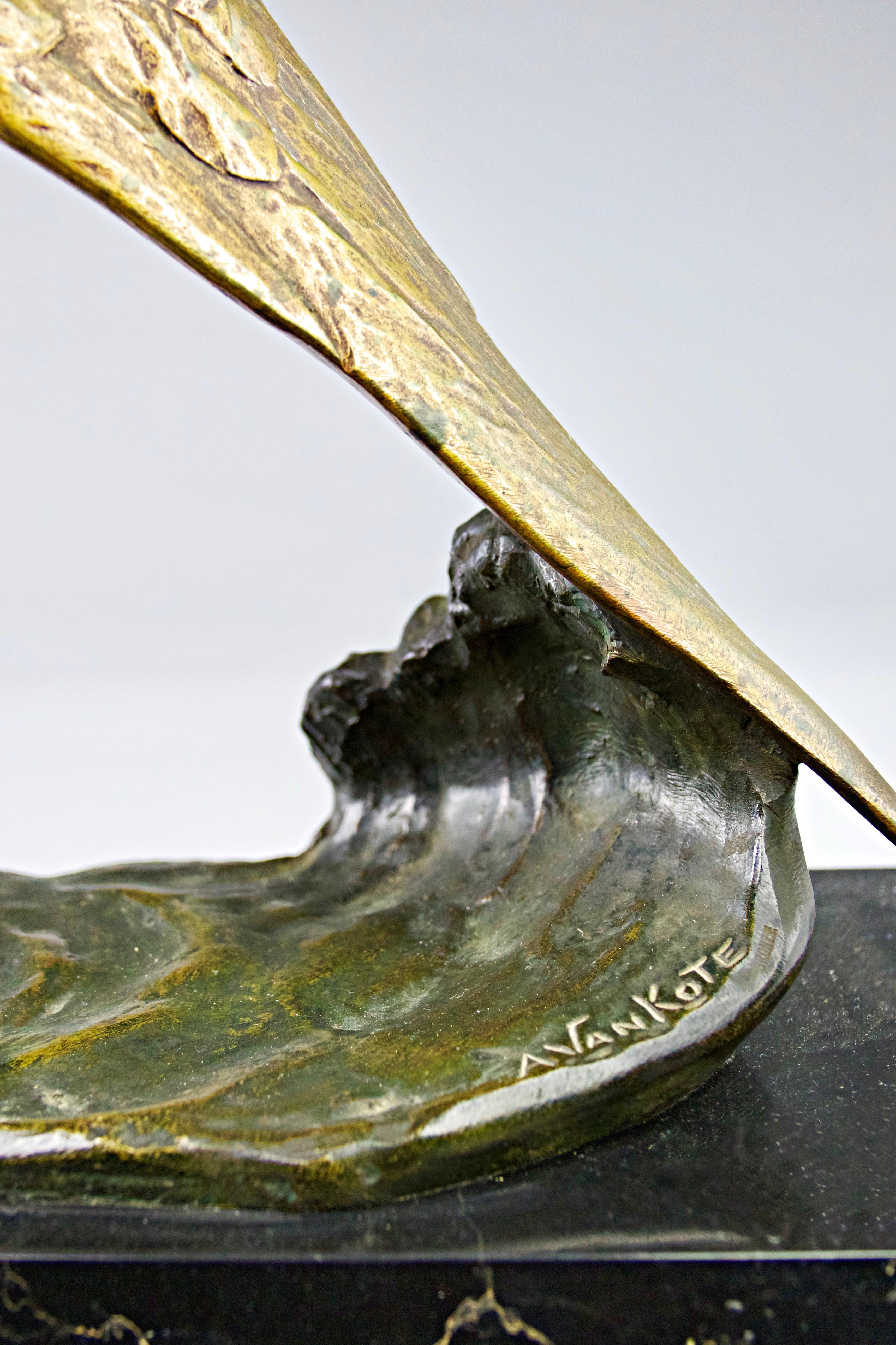 Bronze A. Van Kote, Mouette au-dessus des vagues, Sculpture en bronze Fin du XIXe siècle Belgique en vente