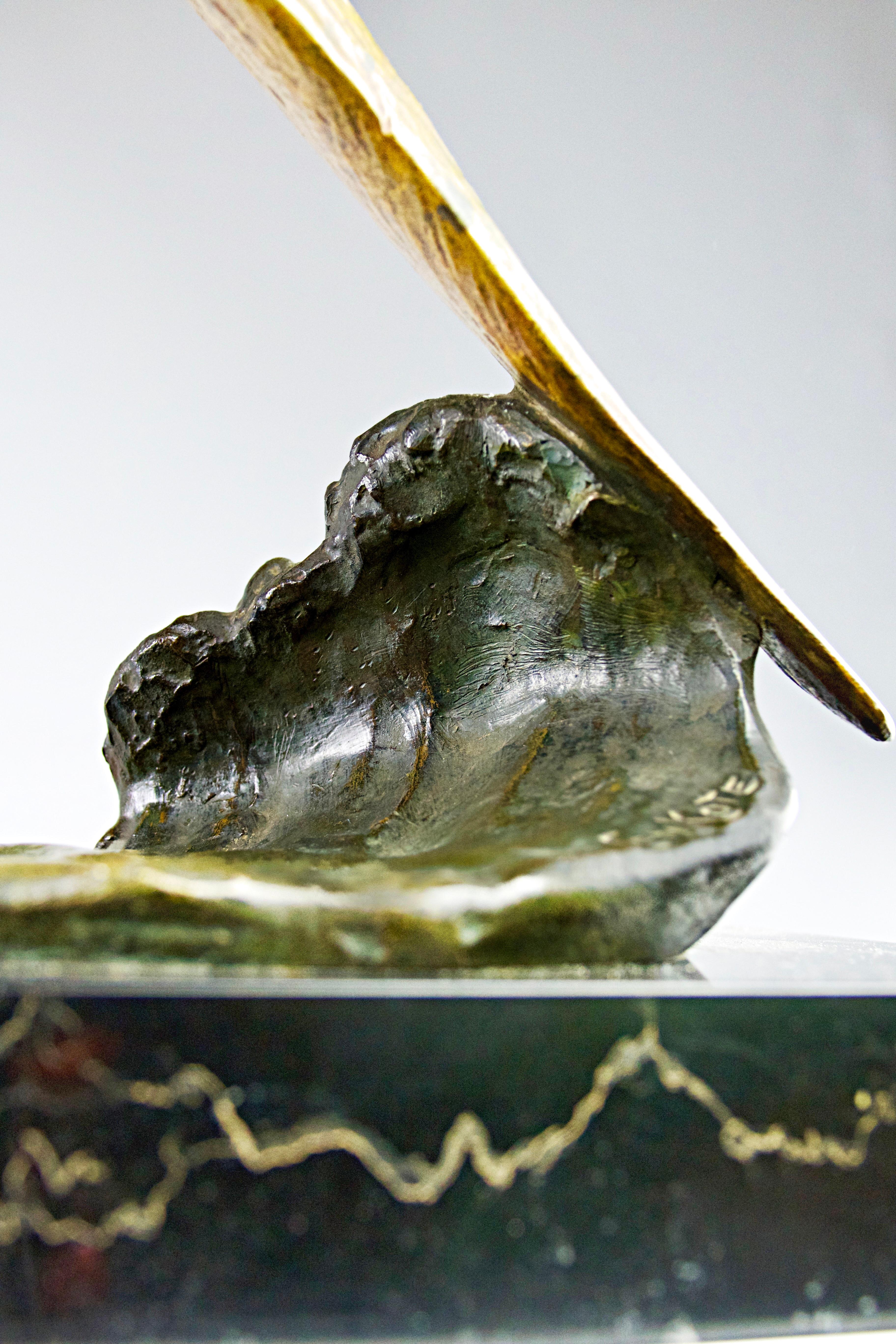 A. Van Kote, Mouette au-dessus des vagues, Sculpture en bronze Fin du XIXe siècle Belgique en vente 1