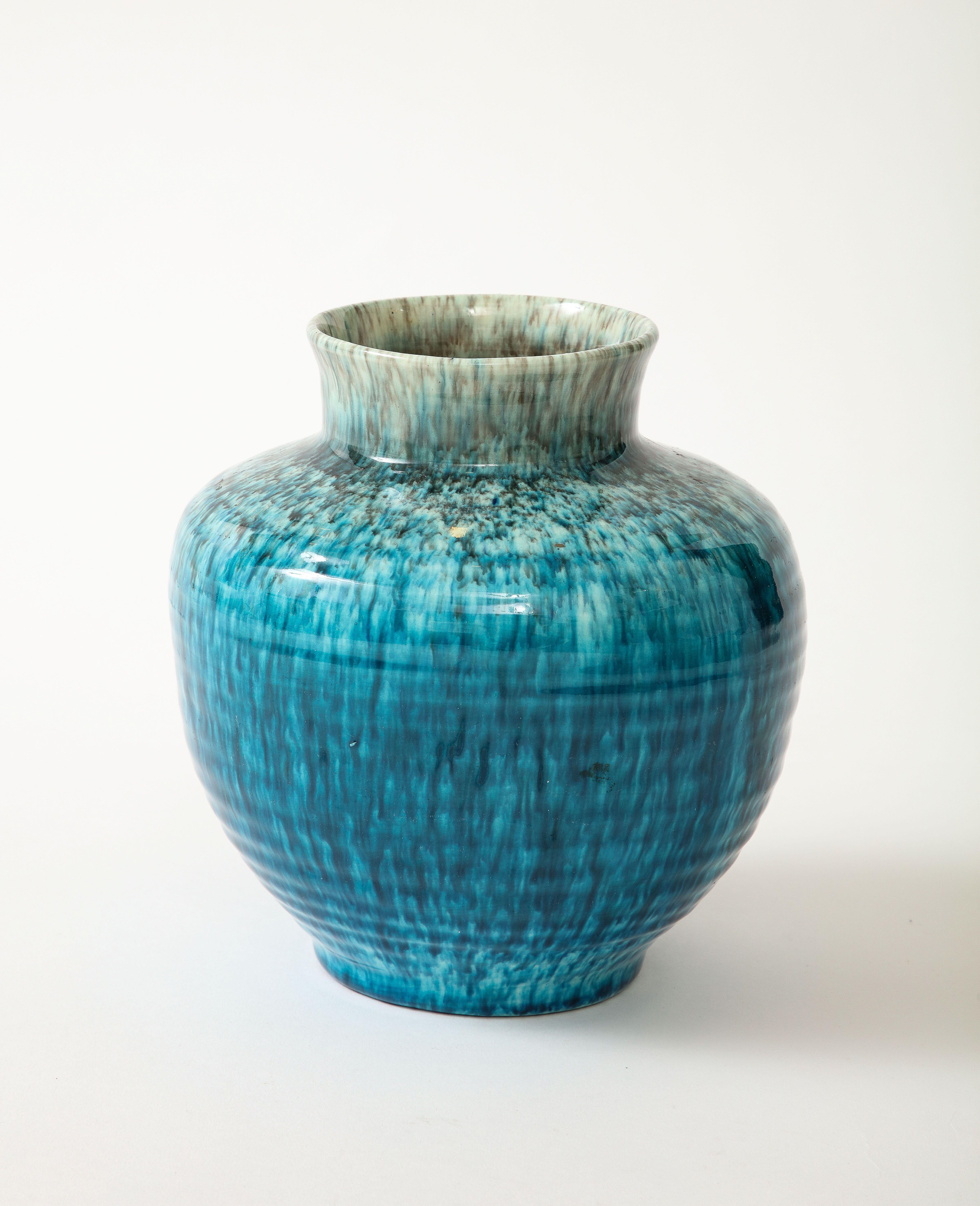 Français Vase d'Accolay Pottery en vente