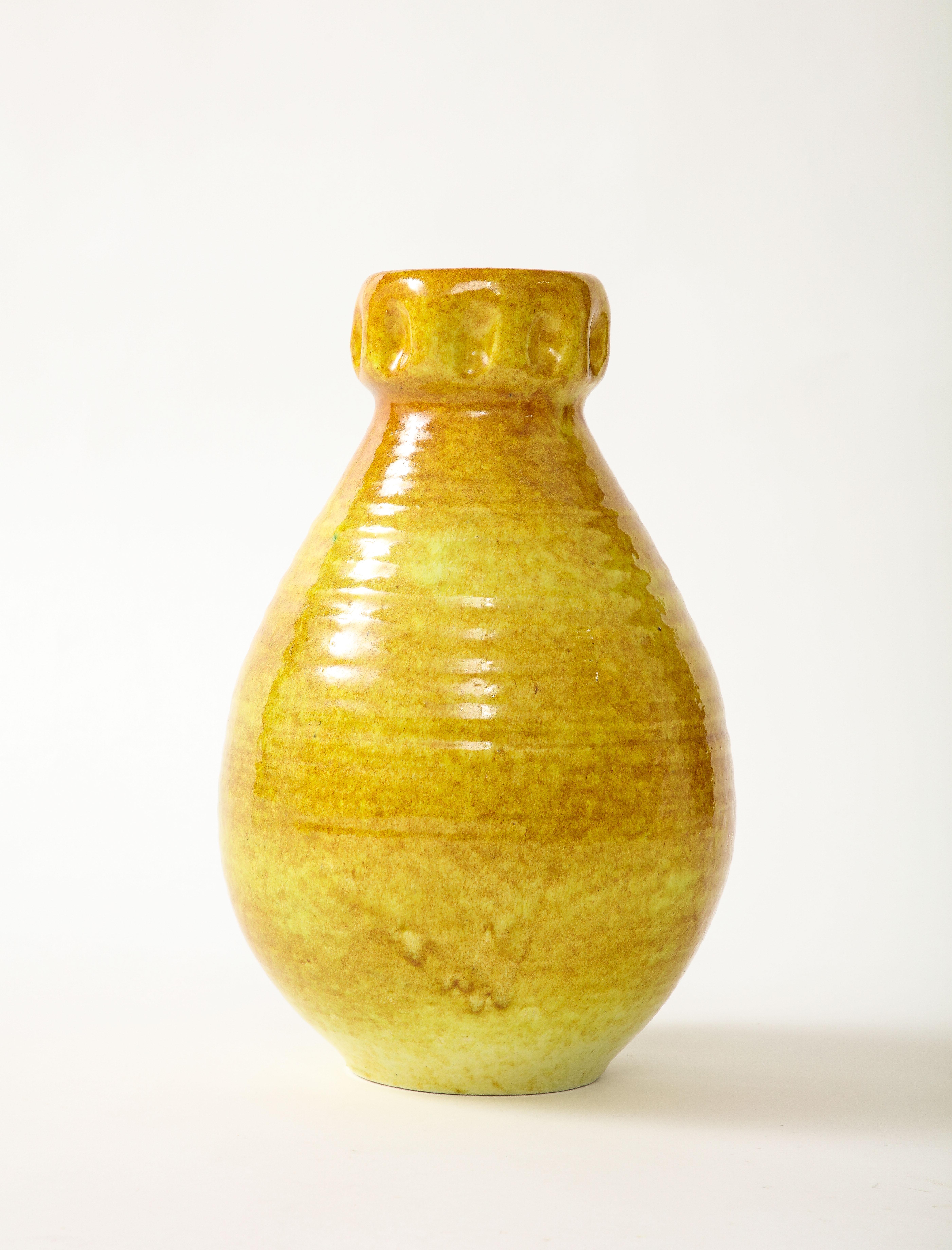 Vase aus Ton von Accolay Pottery im Angebot 1