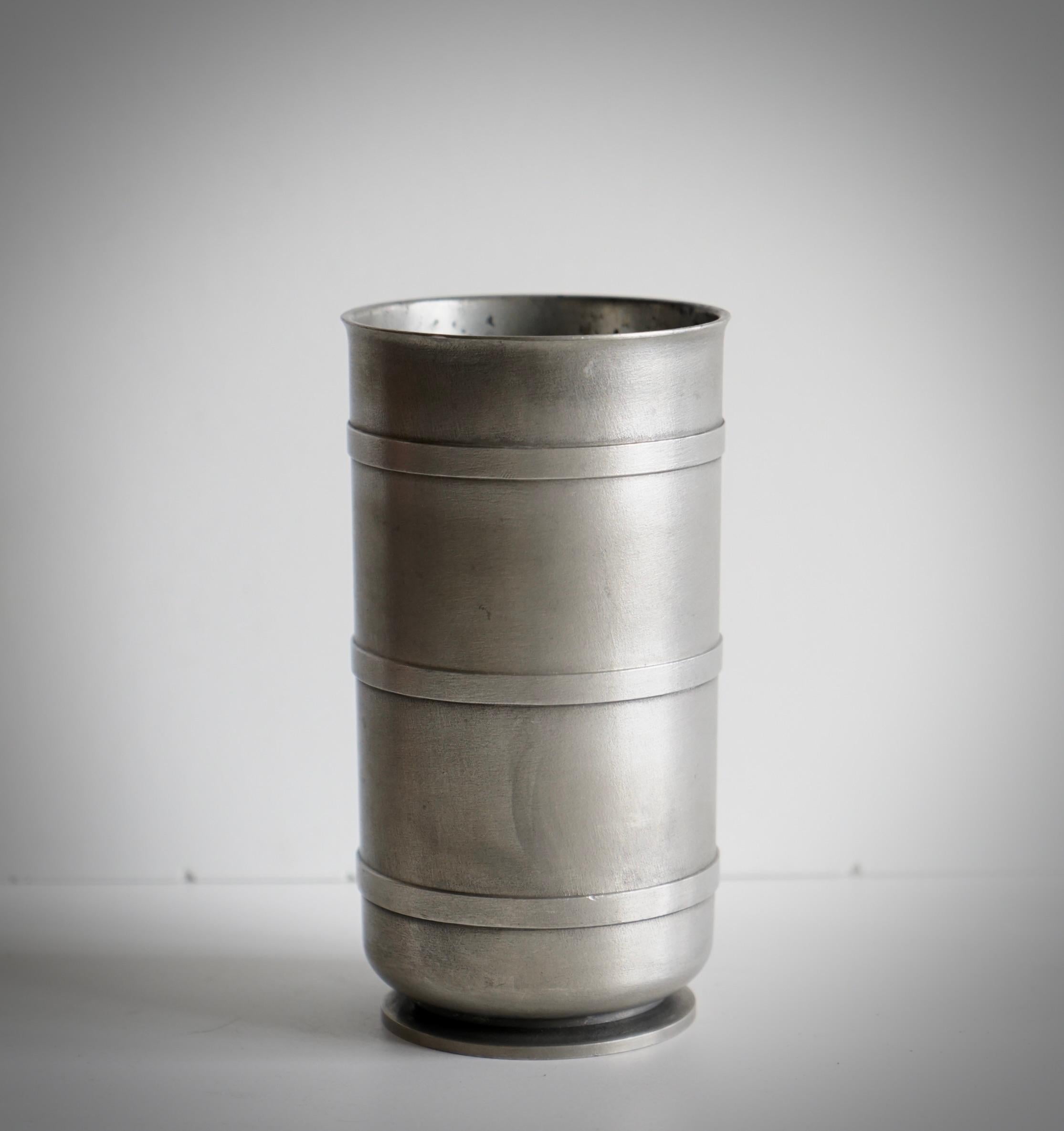 Scandinavo moderno Un vaso di  Edvin Ollers in vendita