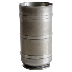 Un vase par  Edvin Ollers