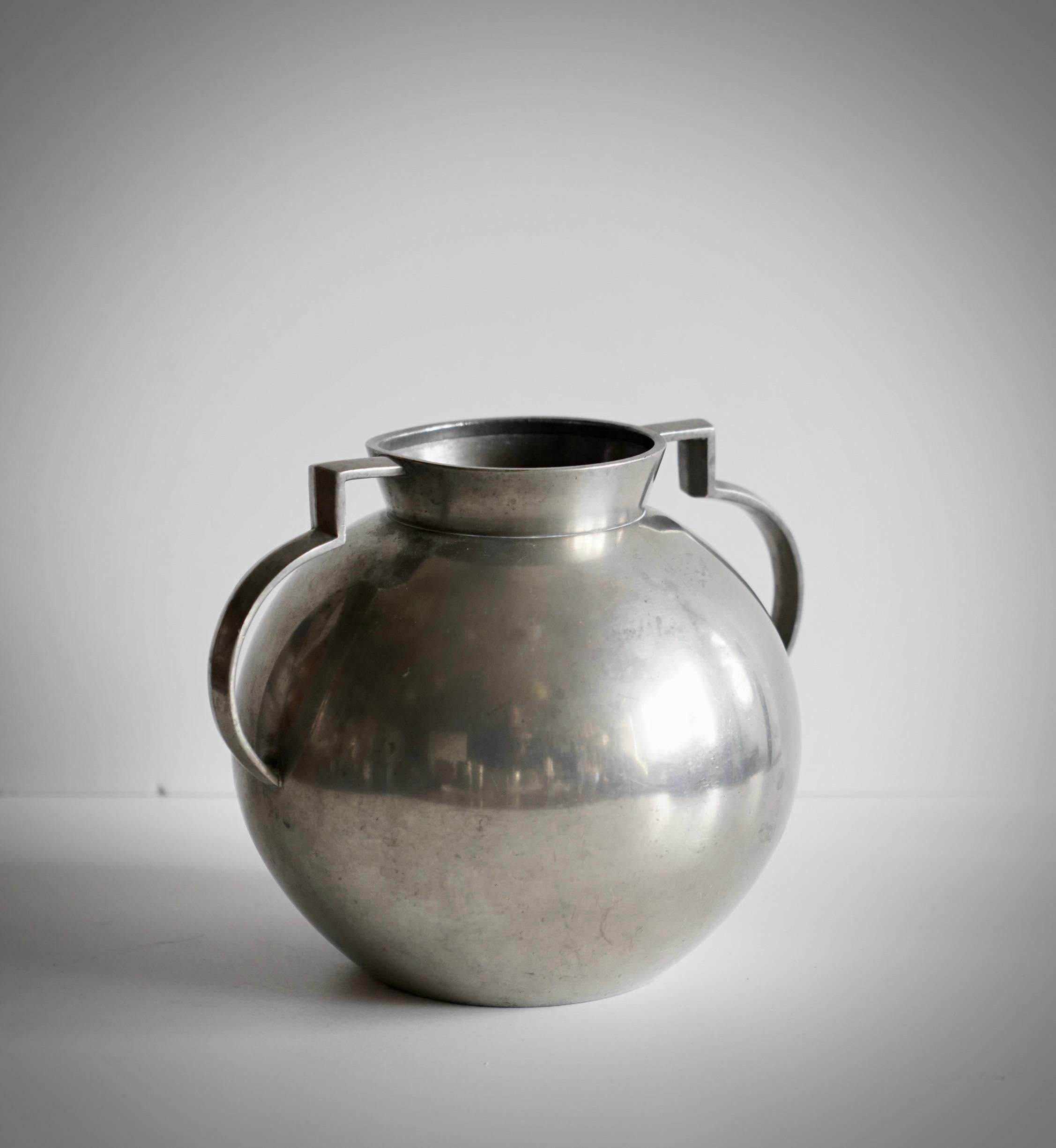 Scandinavian Modern A vase by  FOLKE ARSTRÖM forGAB limited edition of 150. For Sale
