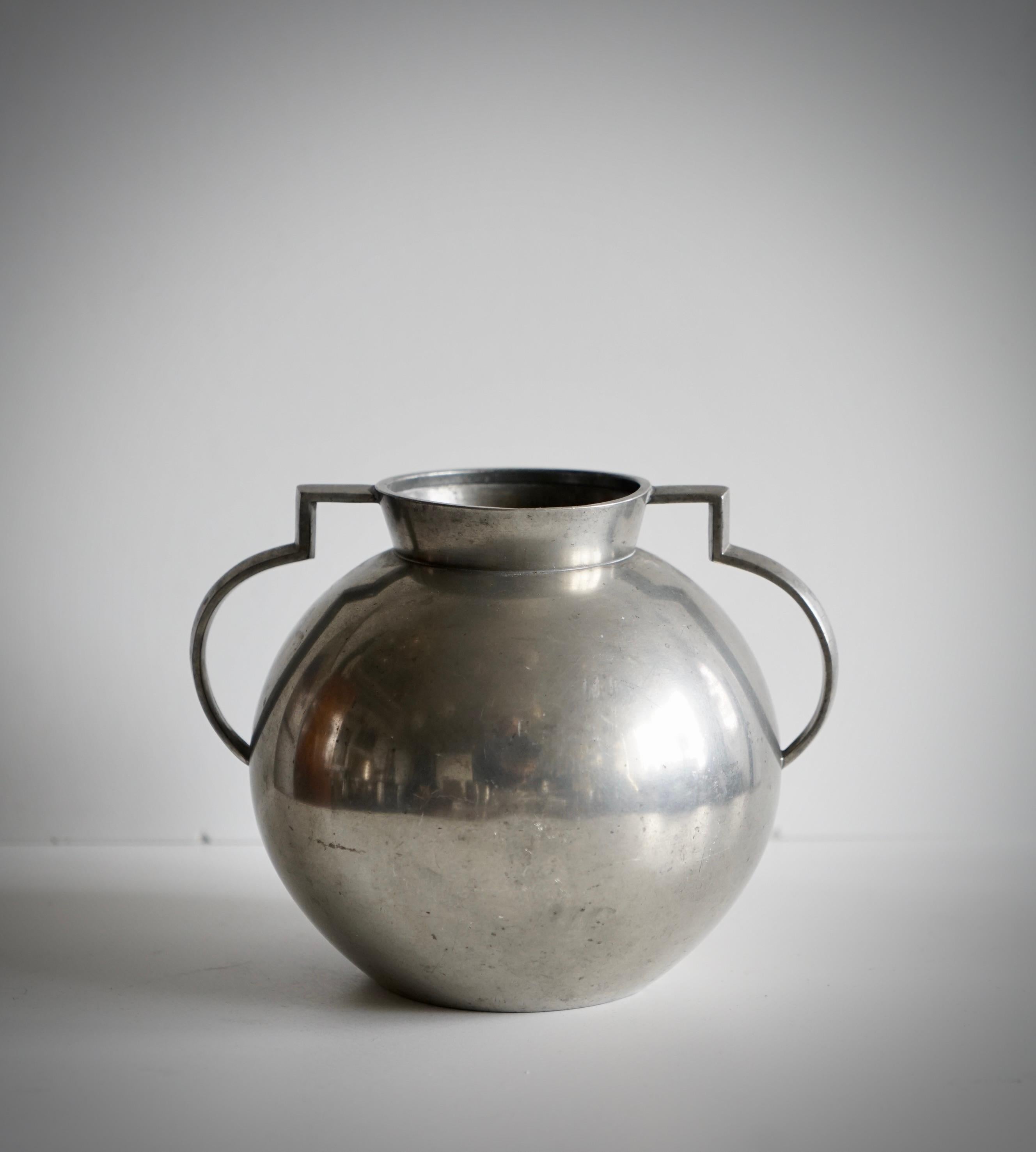 Swedish A vase by  FOLKE ARSTRÖM forGAB limited edition of 150. For Sale