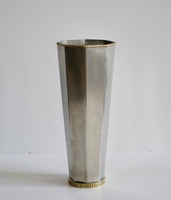 Eine Vase von Svenkst Tenn