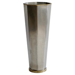 Eine Vase von Svenkst Tenn