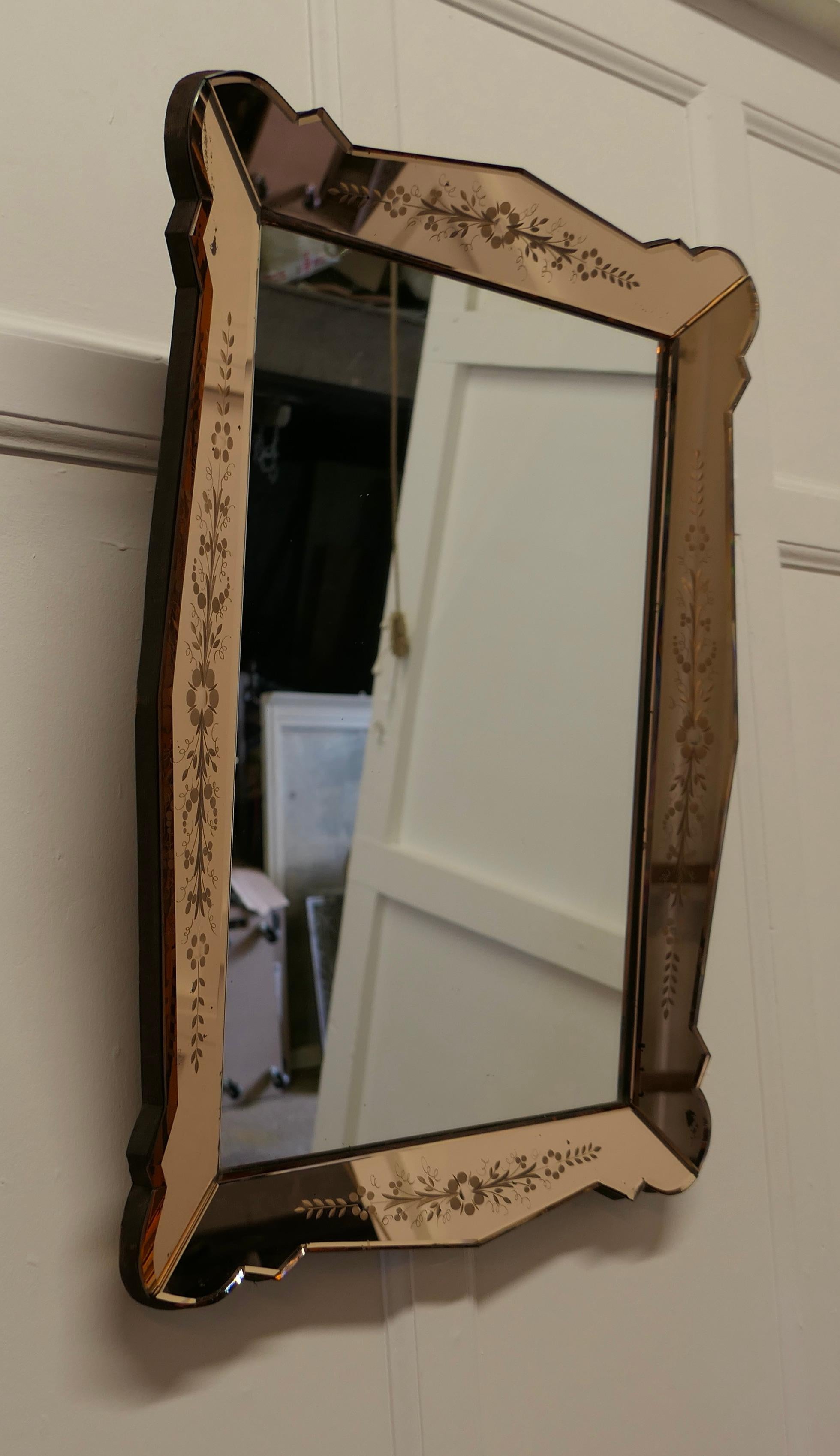 Venetian Etched Art Deco Wall Mirror In Good Condition For Sale In Chillerton, Isle of Wight