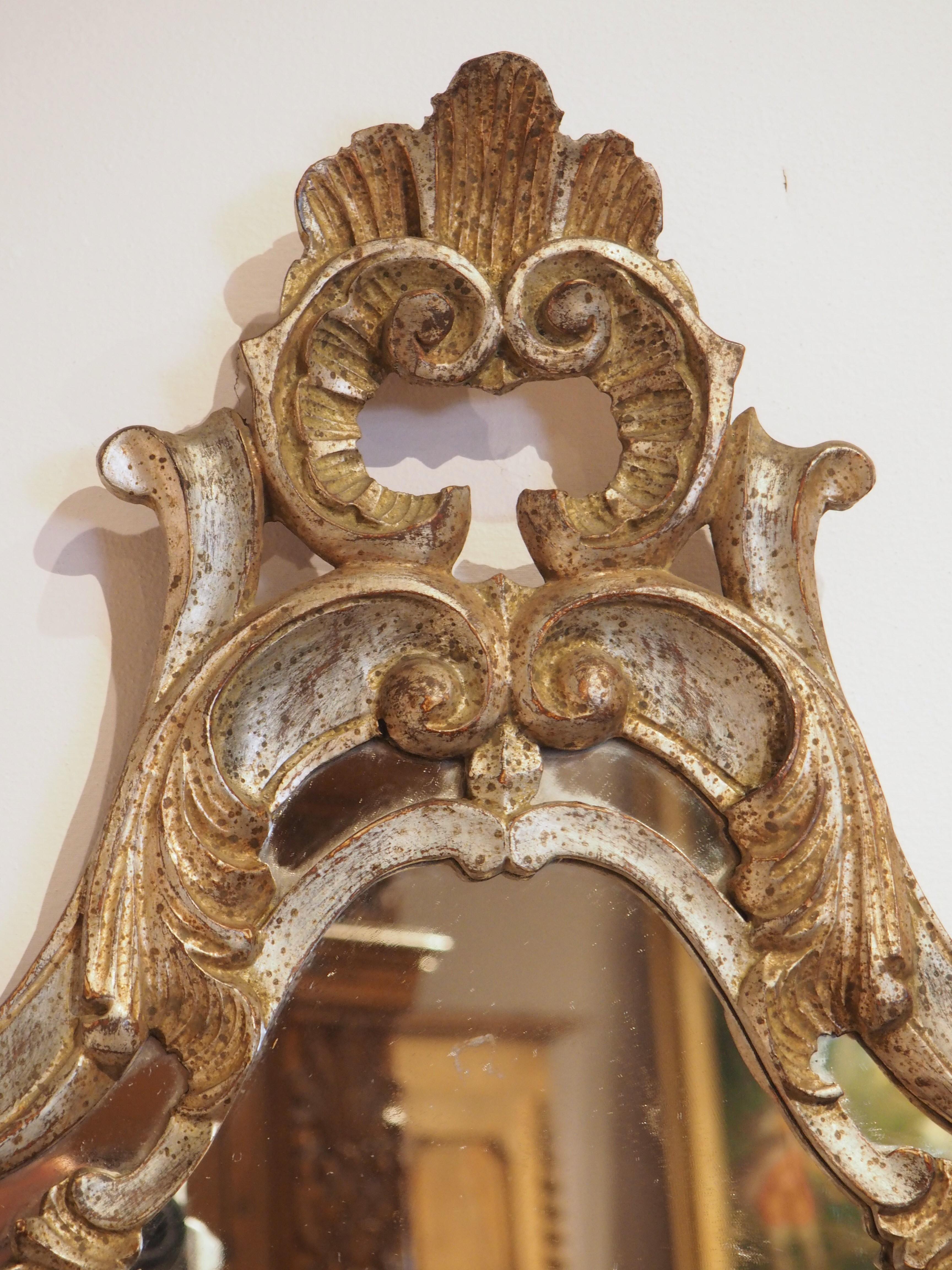 A Venetian Giltwood Mirror, Circa 1920 2