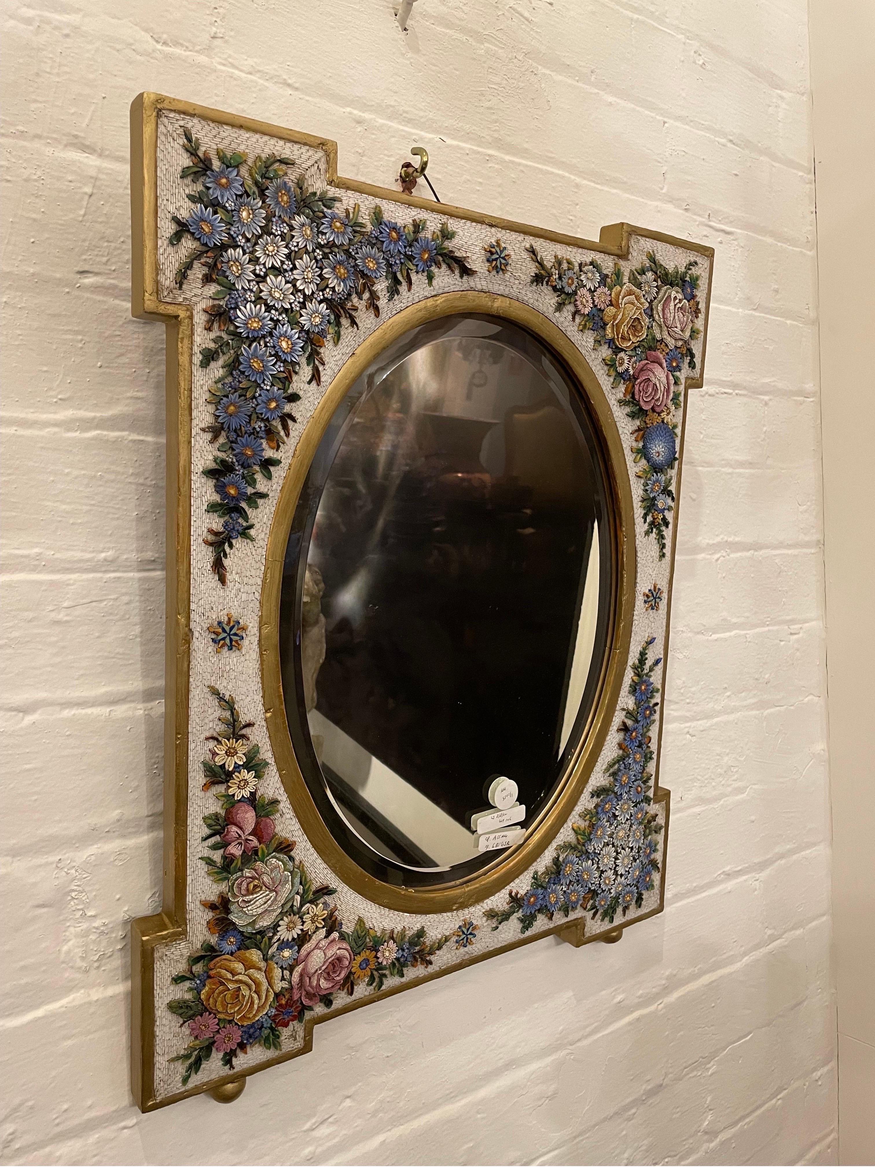 Ein venezianischer Spiegel mit Mikromosaikrahmen, Ende 19. (Italienisch) im Angebot