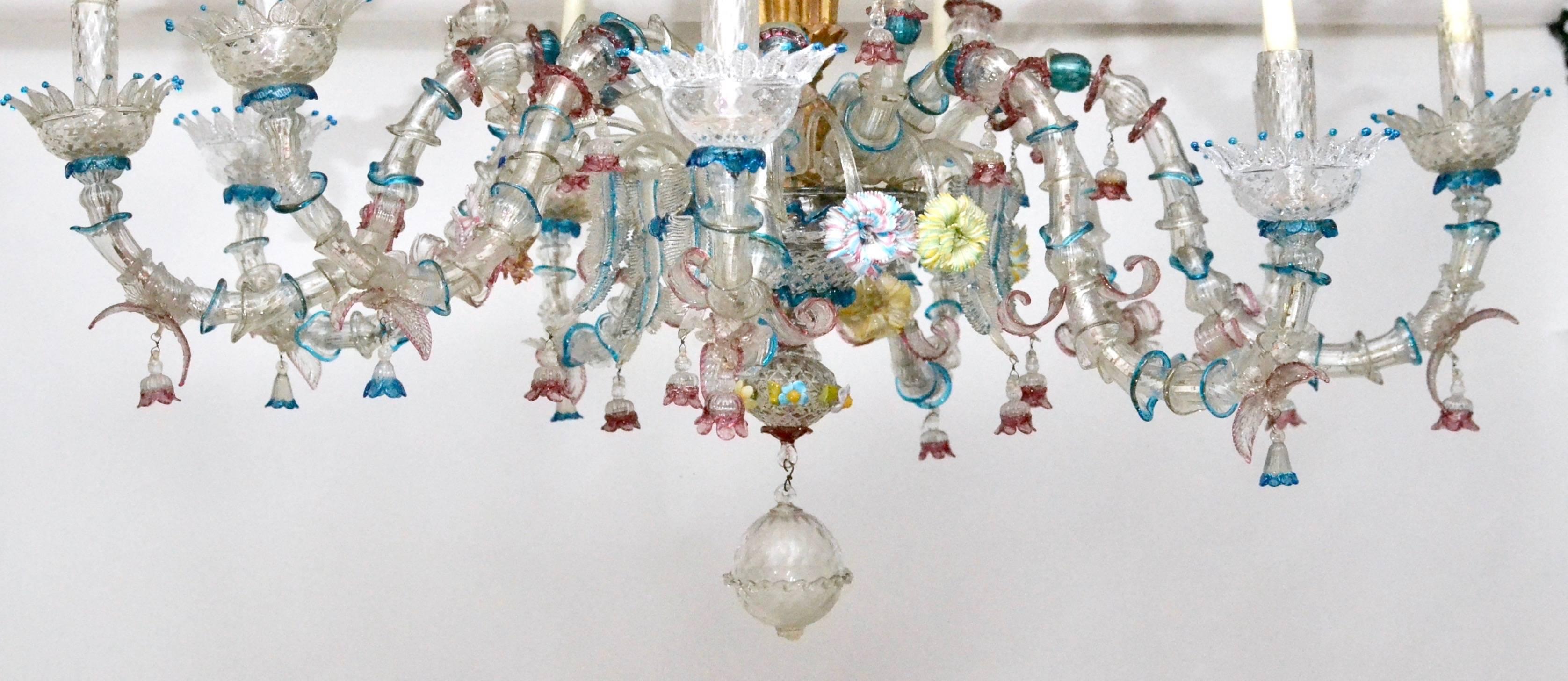 Lustre à 8 lumières en verre de Murano polychrome vénitien Bon état - En vente à Stockholm, SE