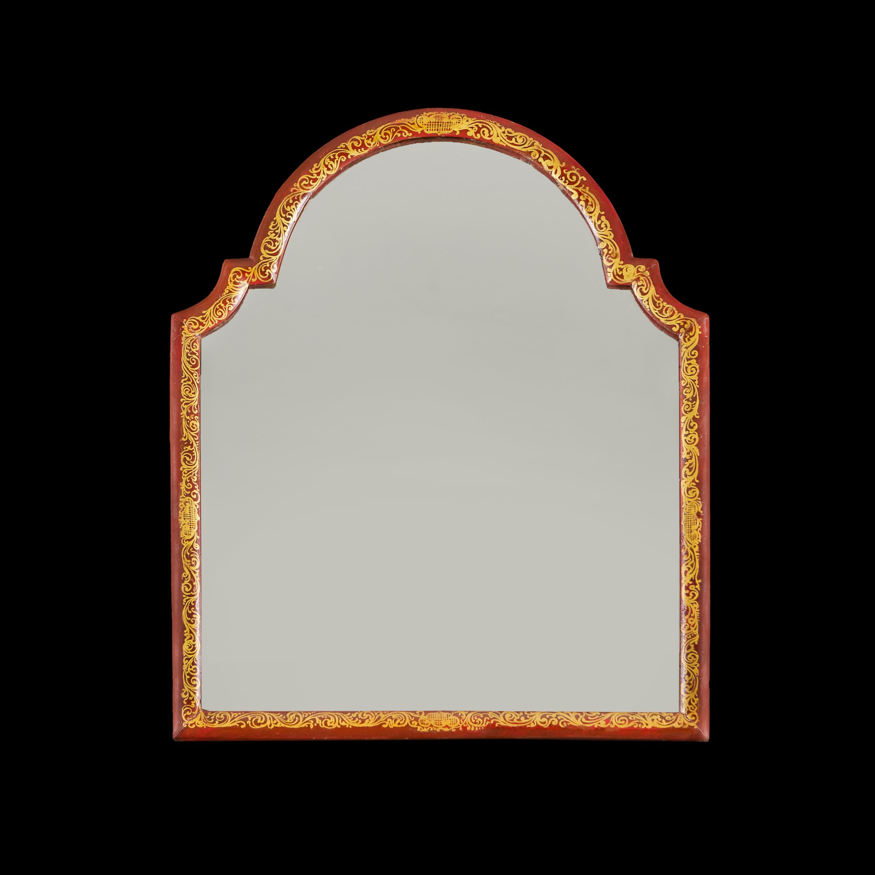 Italie, vers 1880

Miroir de toilette vénitien du milieu du XIXe siècle, avec cadre rouge décoré d'arabesques dorées

Hauteur 59.00cm

Largeur 47,50 cm

Profondeur 38.00cm