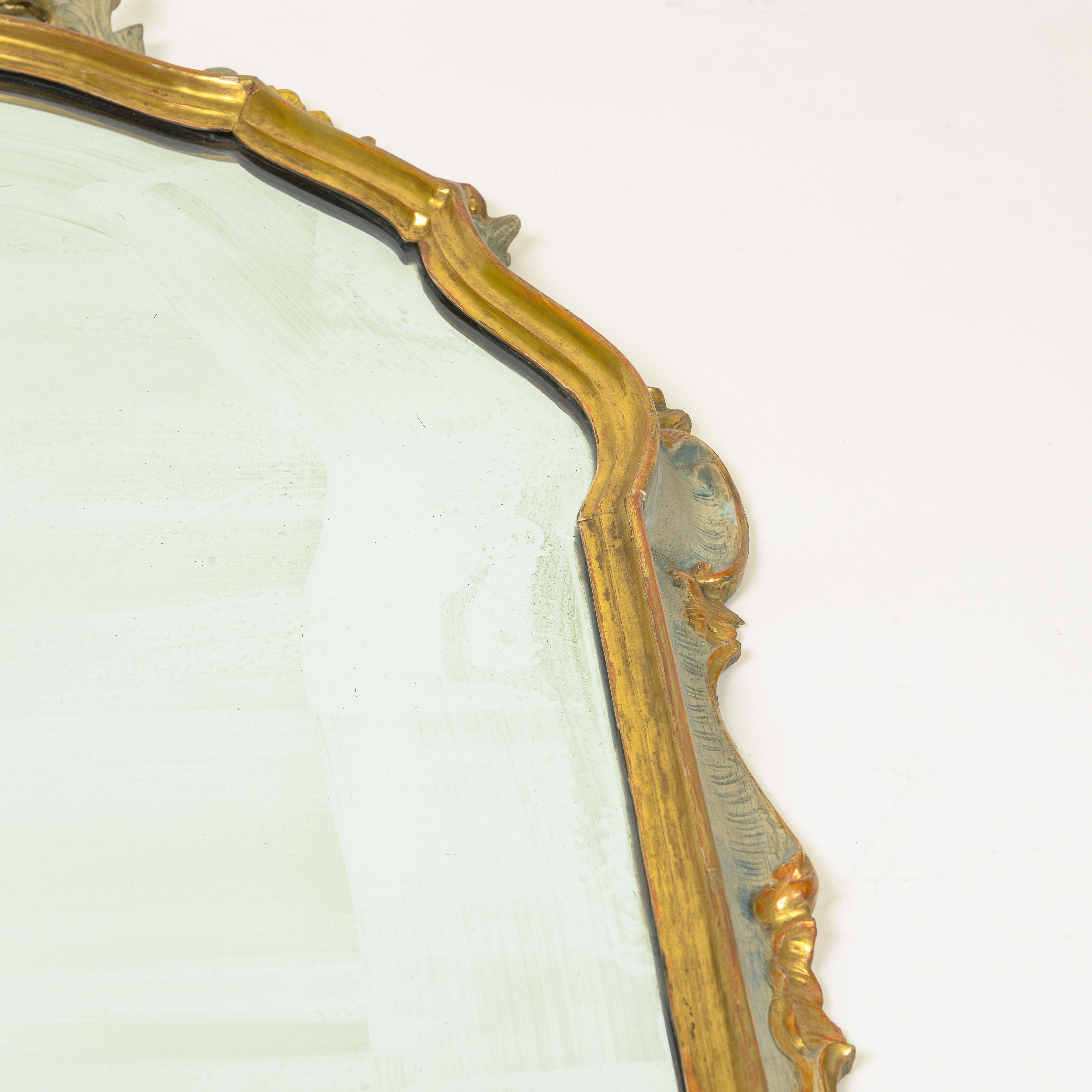 Miroir vénitien Rocococo peint en vert et doré en vente 1