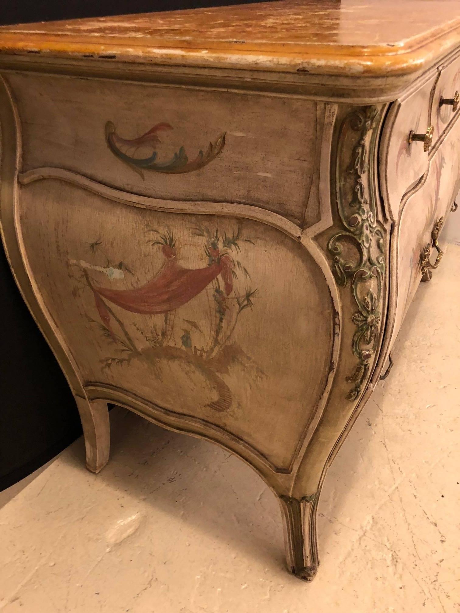 Venetian Scenic Bombe Chinoiserie Painted Commode with a Faux Marble Top In Good Condition For Sale In Manhasset, NY