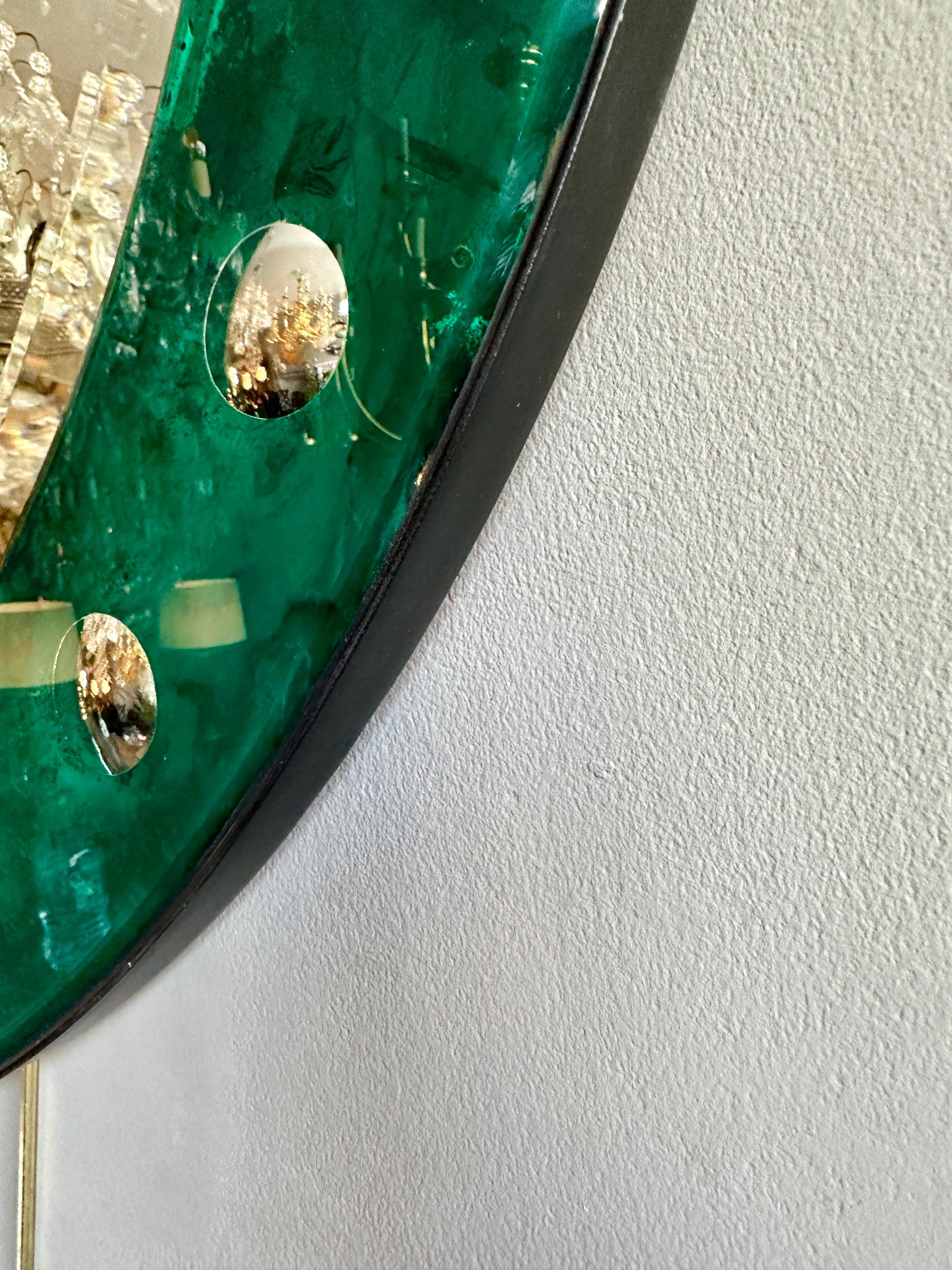 A Venetian Style Circular Emerald Green Bordered Mirror  For Sale 1