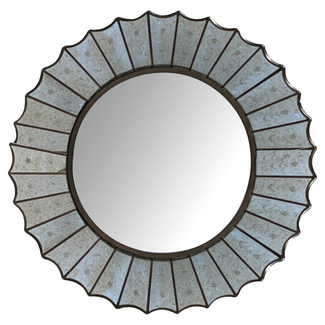 Miroir de style vénitien en verre gravé à l'envers et en forme de soleil