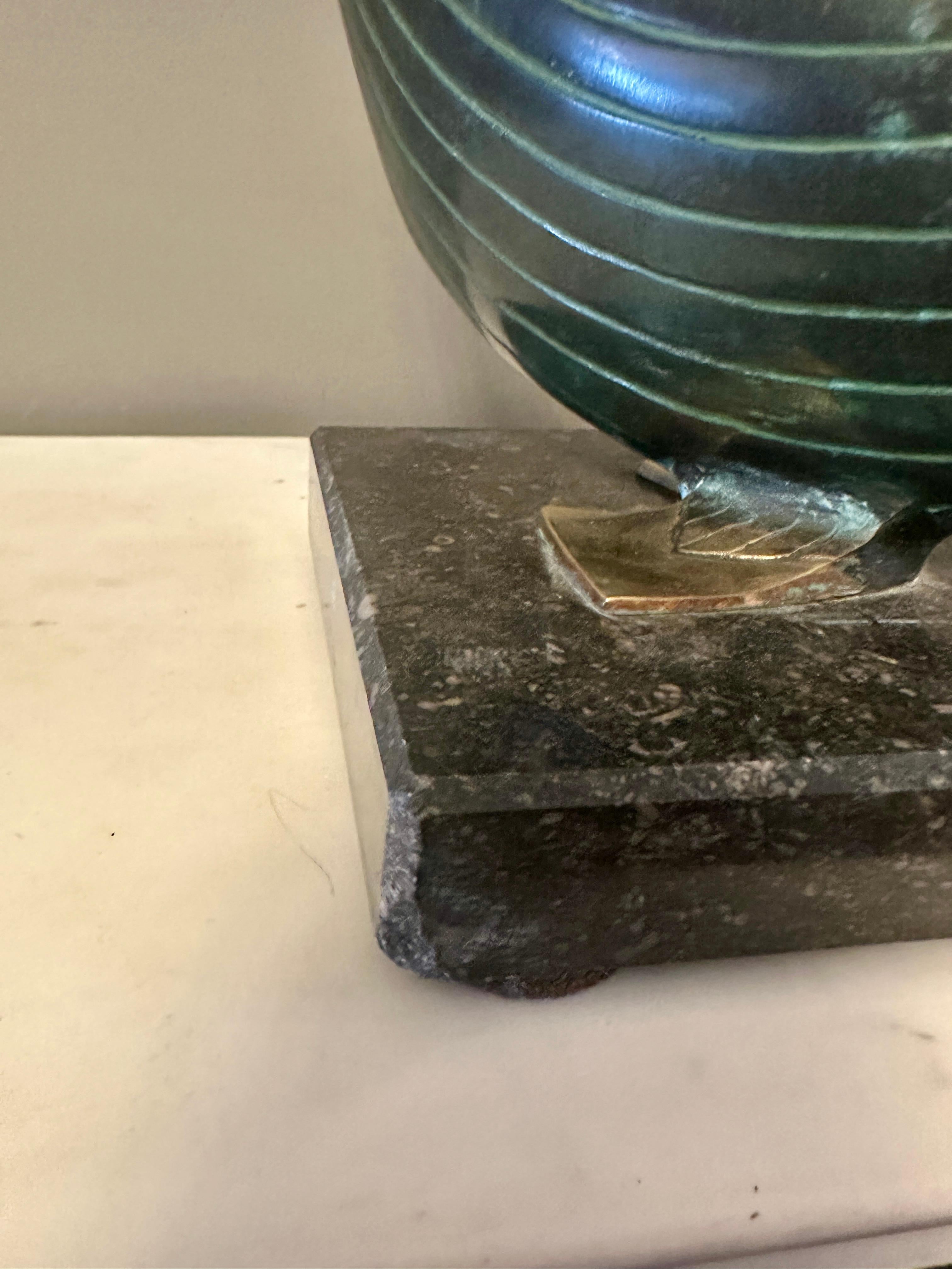 Sculpture de poisson en bronze vert-de-gris Bon état - En vente à London, GB