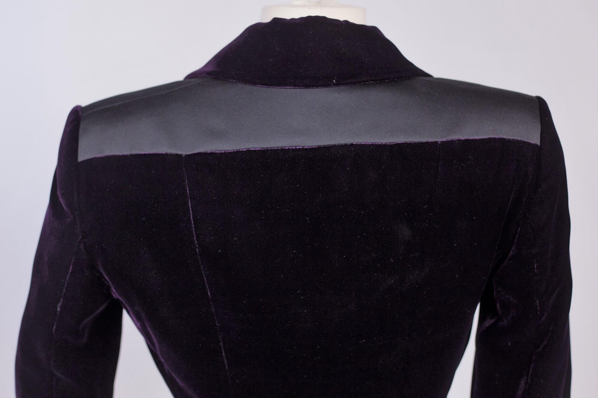  A Versace Cardinal Purple Velvet Evening Tuxedo Jacket Circa 2000 For Sale 3