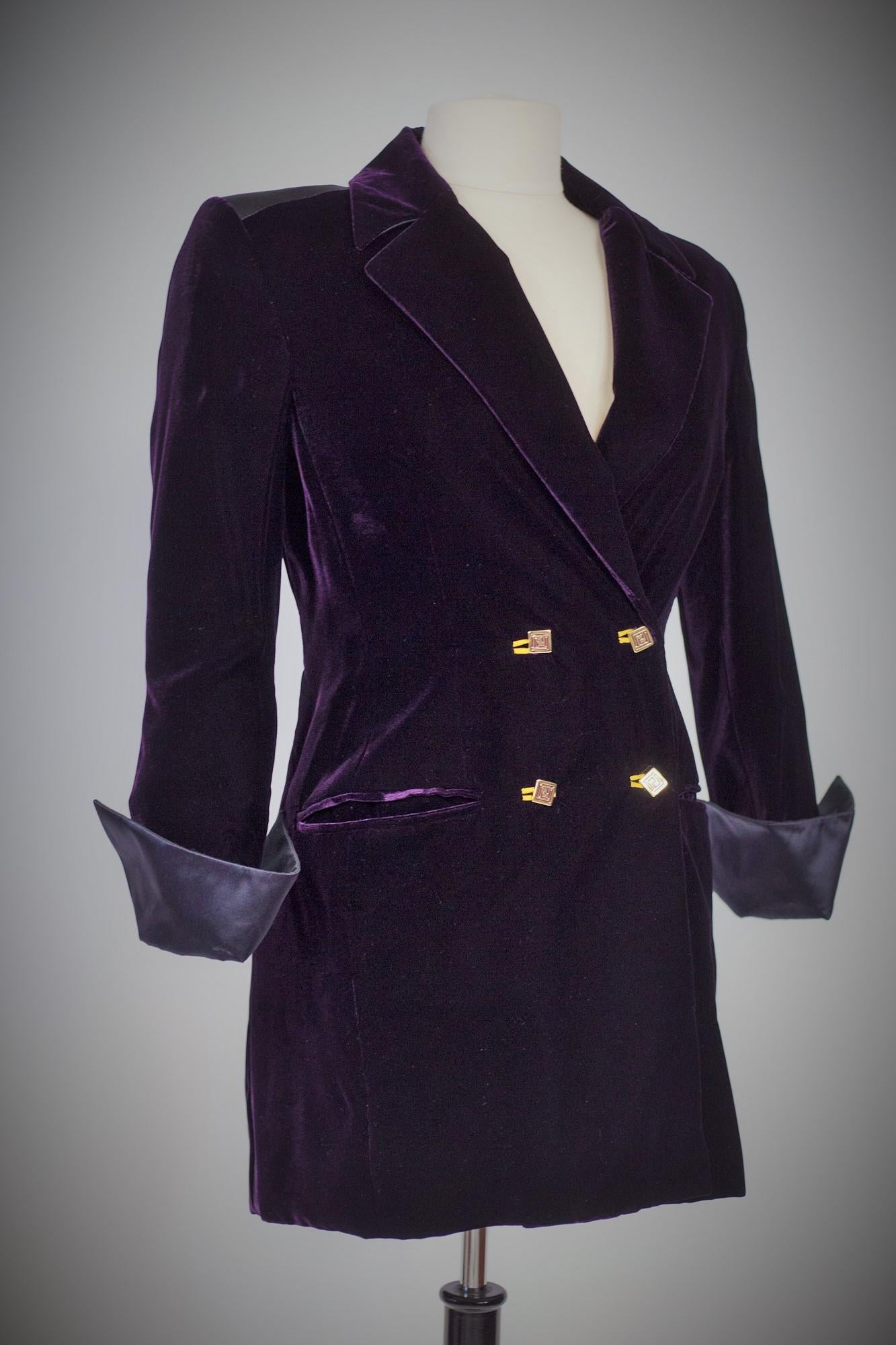 Women's  A Versace Cardinal Purple Velvet Evening Tuxedo Jacket Circa 2000 For Sale