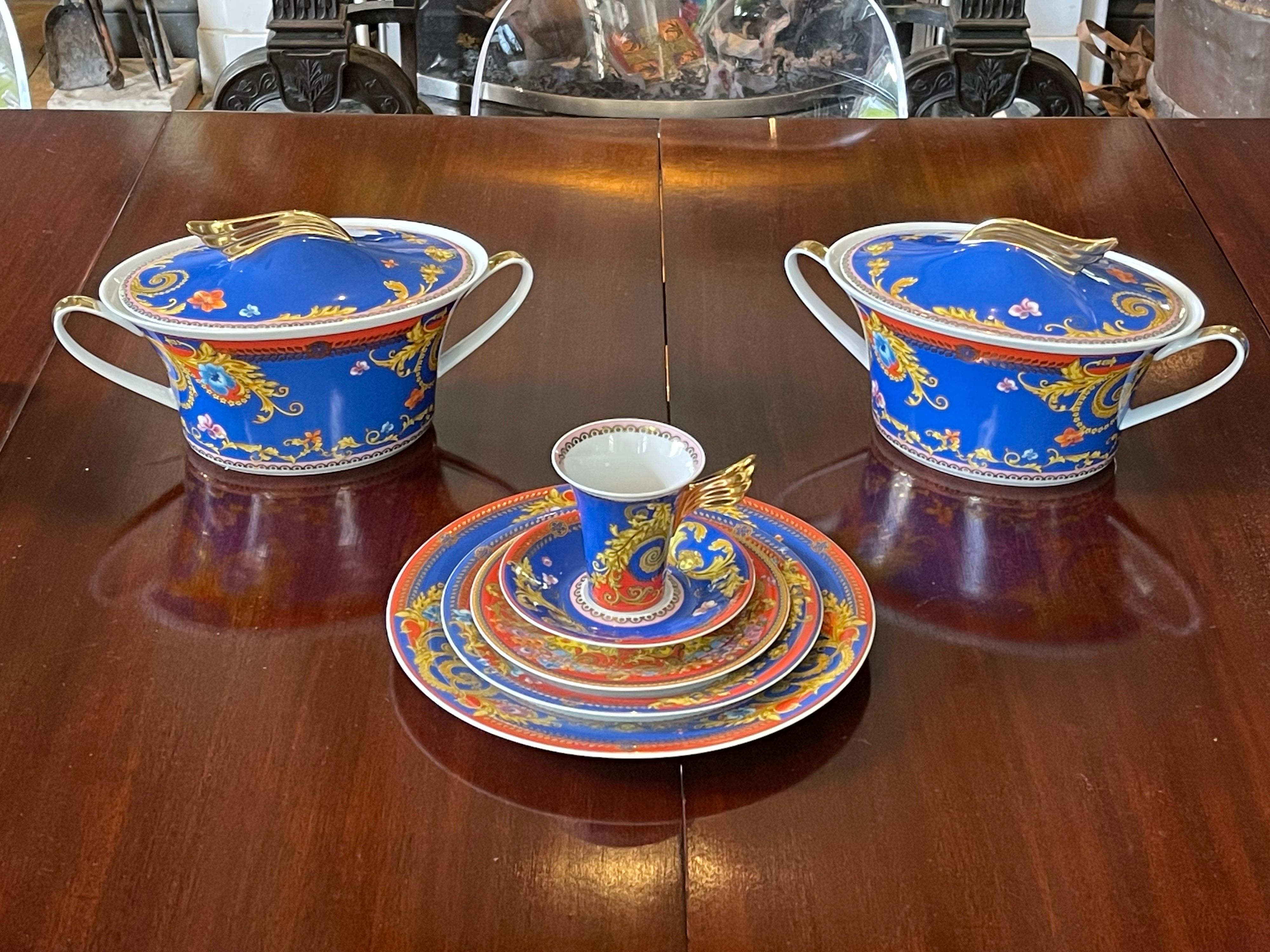 A classic versace place setting in the primavera pattern.
Including, all available plates and the coffee cup and saucer.
  