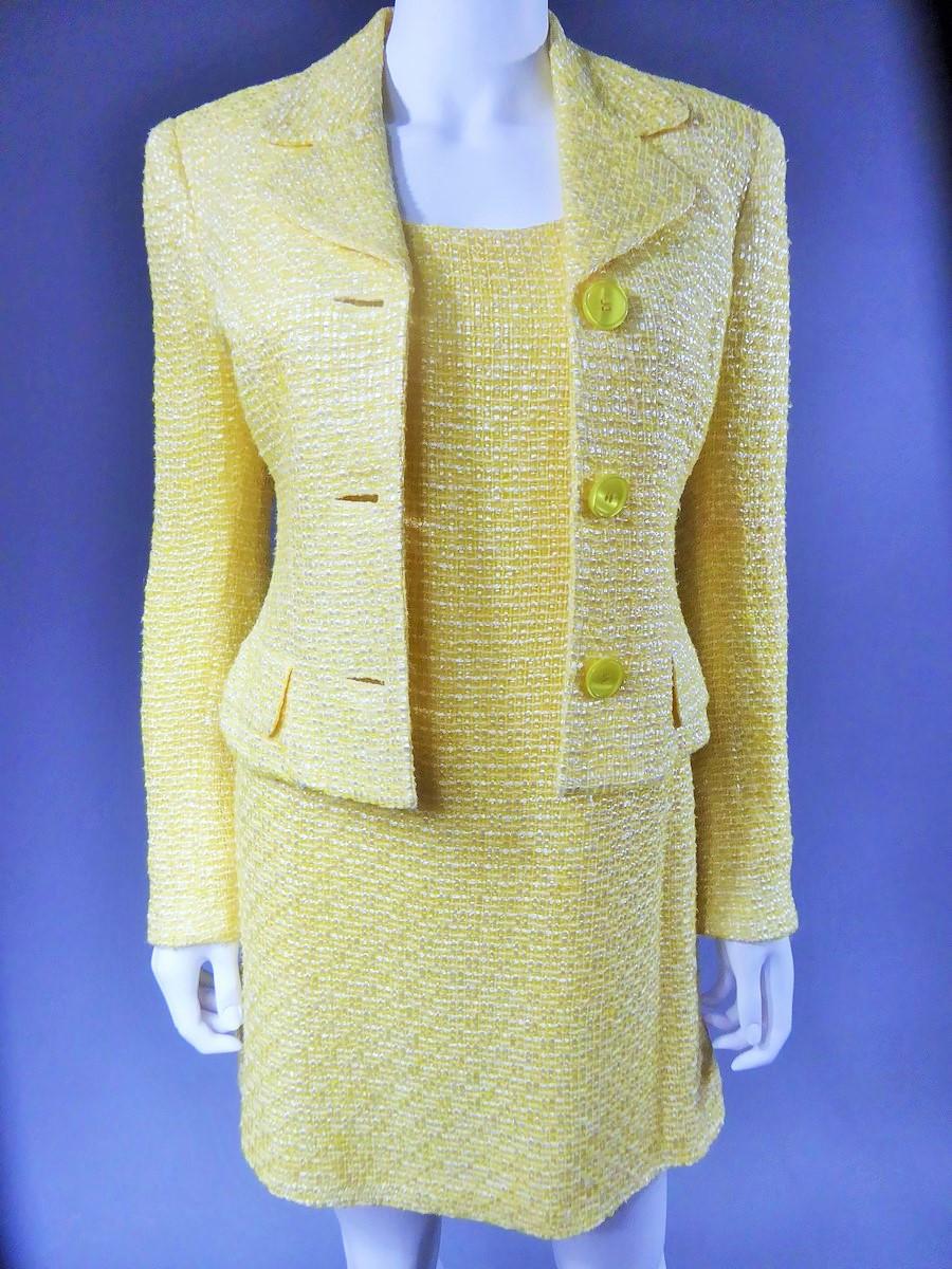  Gelbes Versace-Kleid und Jacke, ca. 1990 im Angebot 3