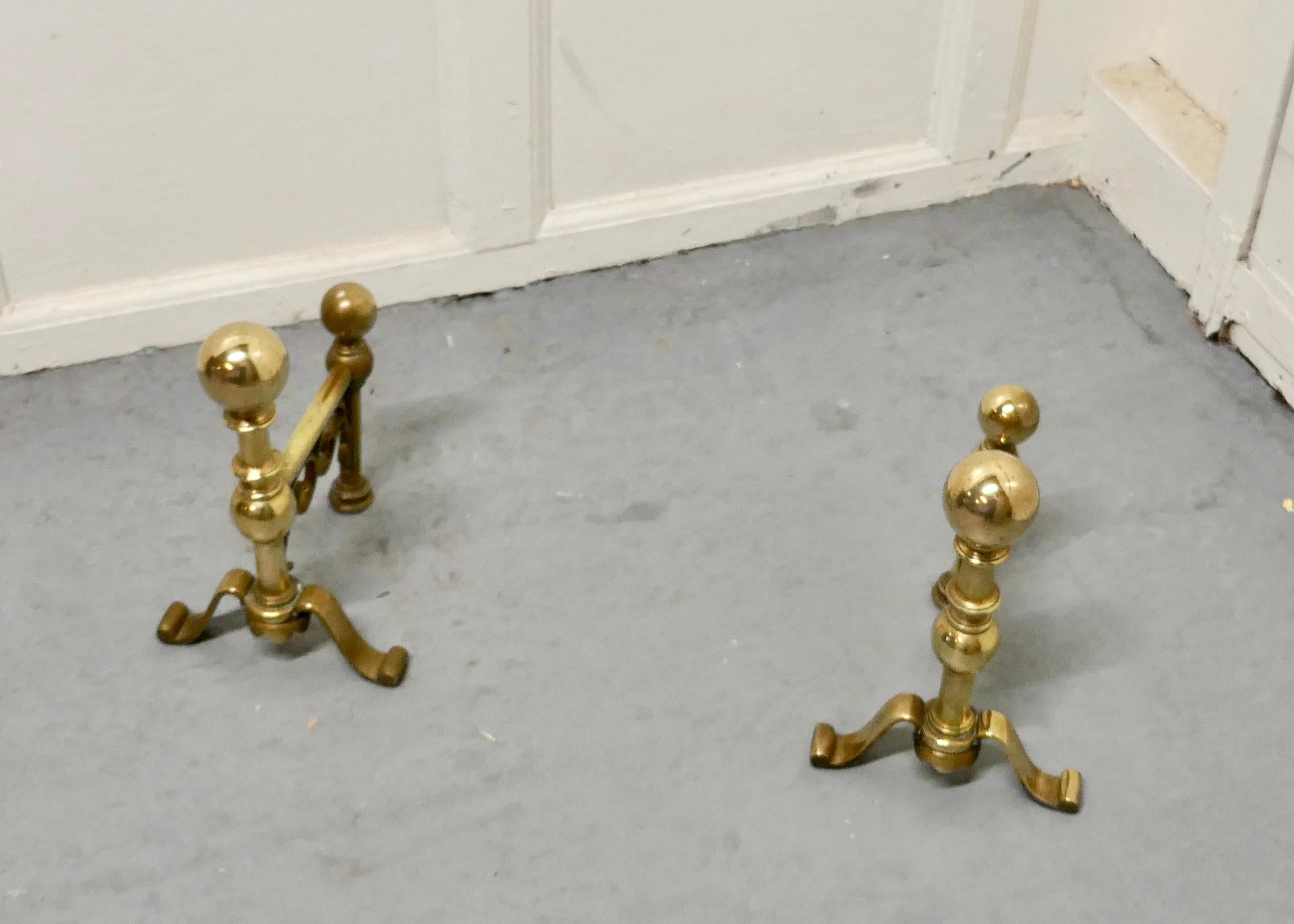 Very Attractive Pair of Brass Andirons In Good Condition For Sale In Chillerton, Isle of Wight
