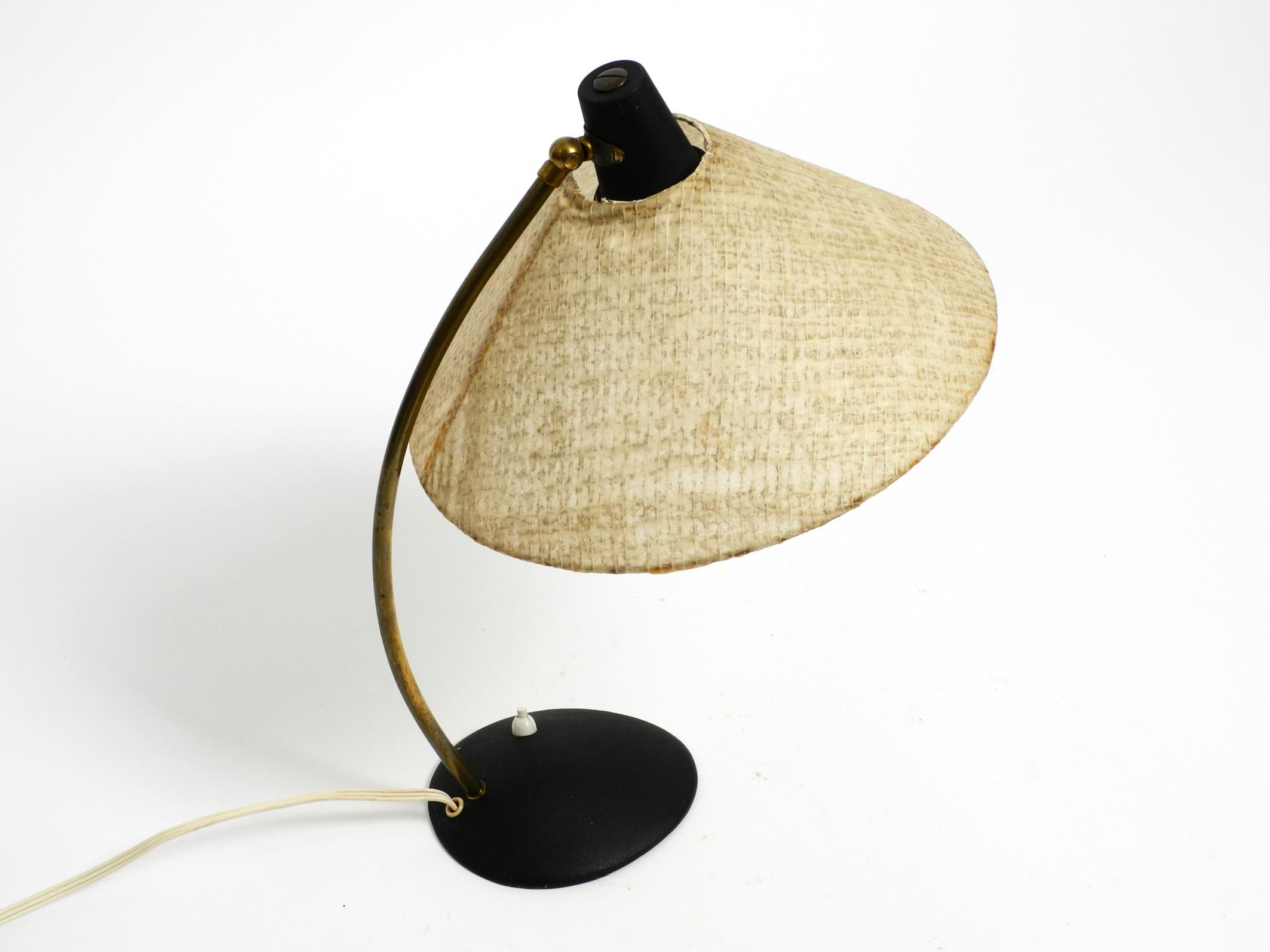 A very beautiful classic, large Mid Century table lamp with fiberglass shade For Sale 10