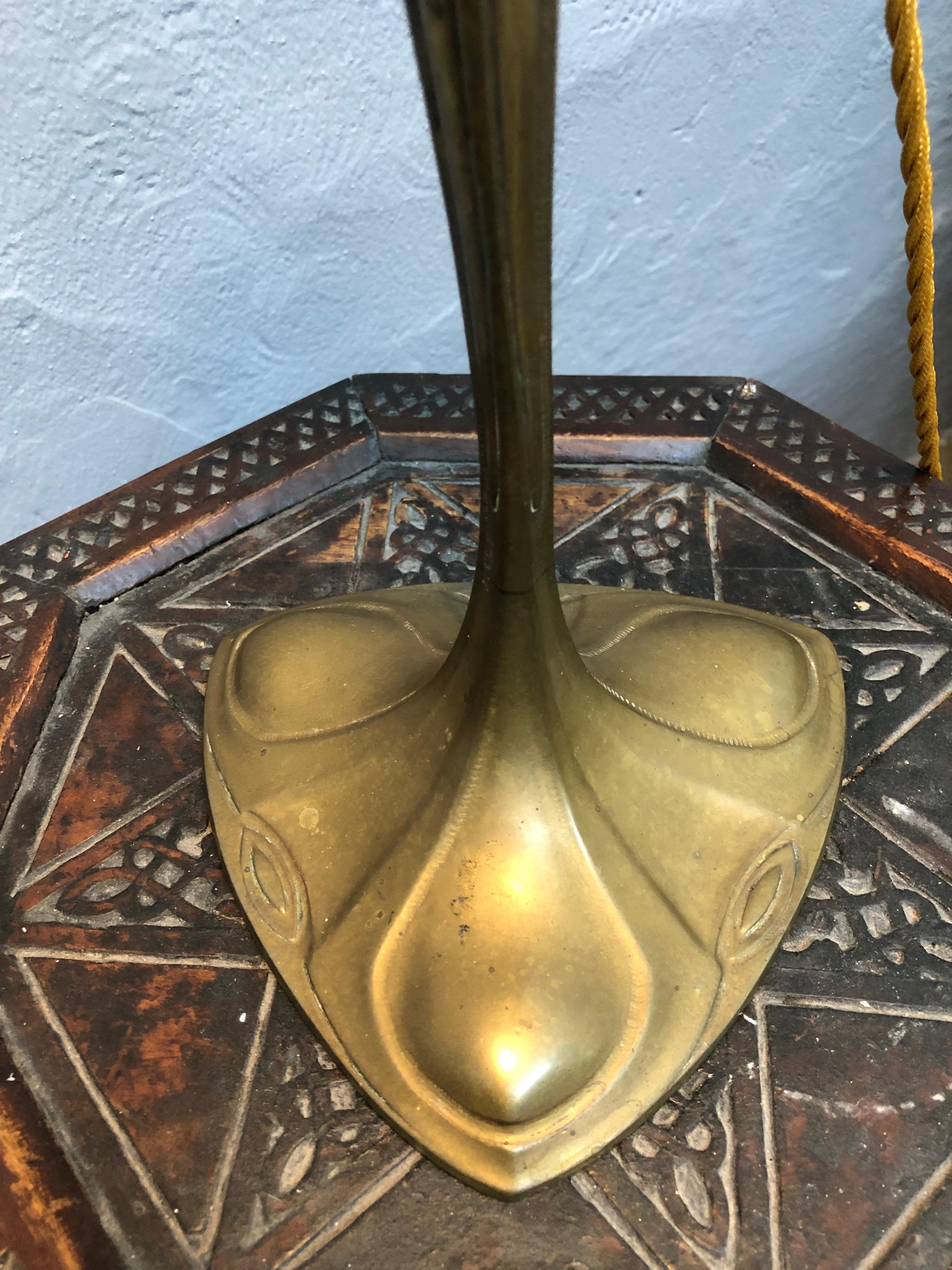 Beautiful Danish Art Nouveau 1920s Table Lamp in Brass For Sale 5