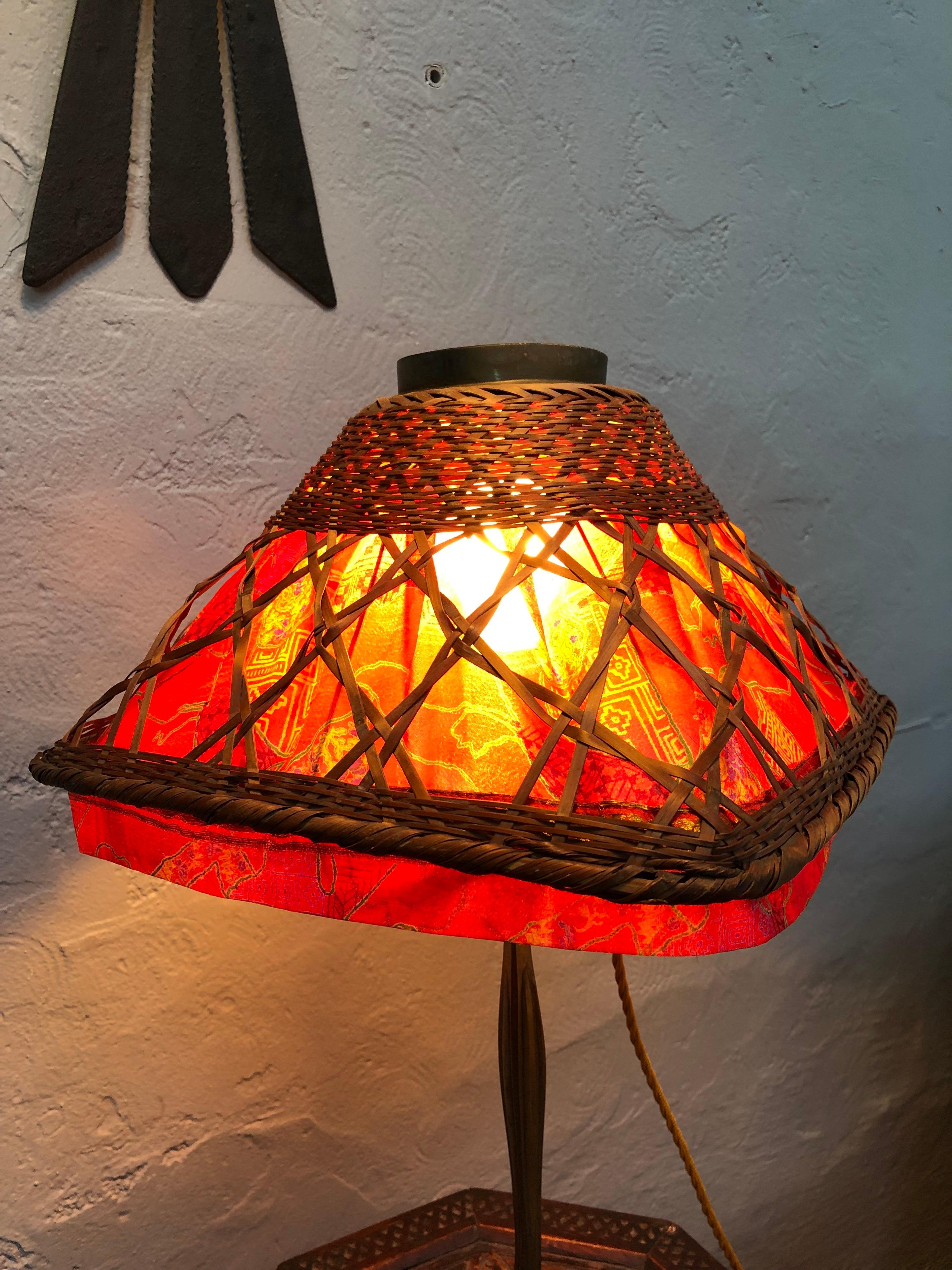 Fait main Magnifique lampe de bureau danoise Art Nouveau des années 1920 en laiton en vente