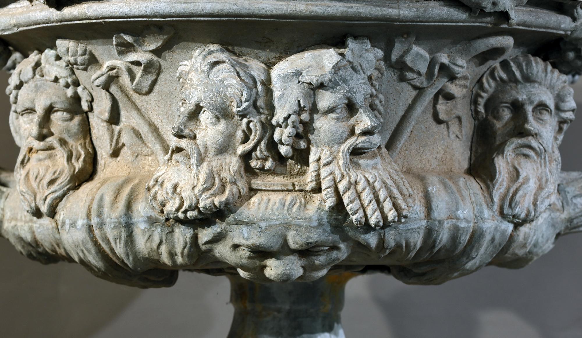 English Very Big 19th Century Zinc Warwick Vase, England, Bacchic Ornaments For Sale