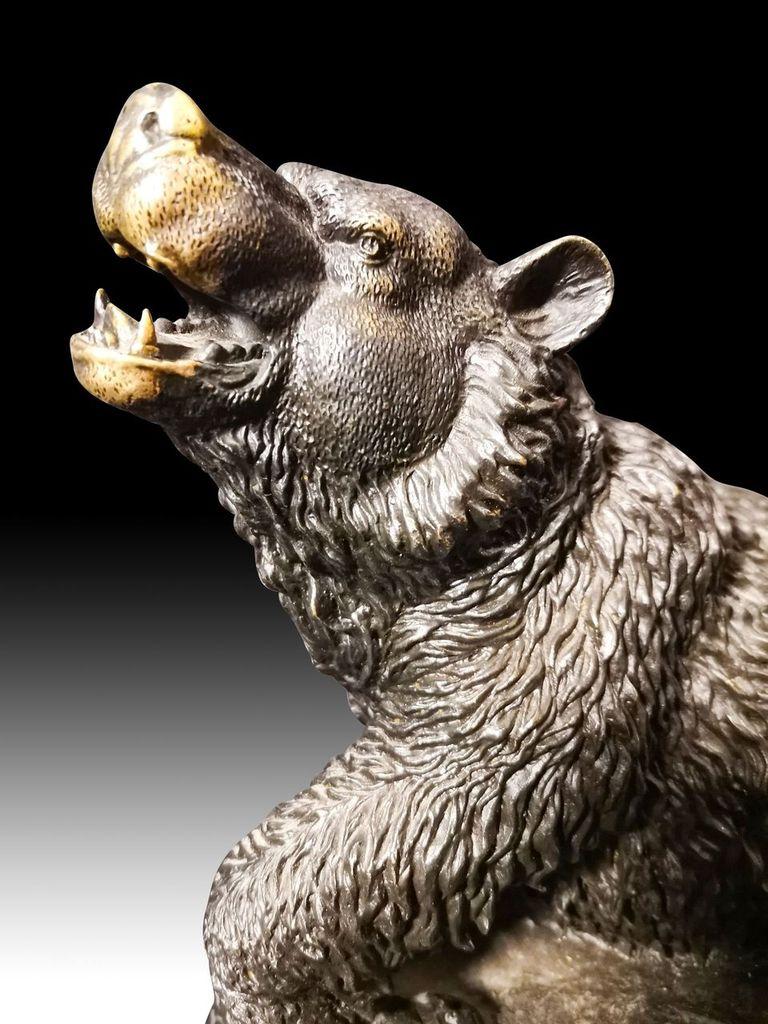 Modern Very Detailed Bronze Bear Over Marble Stand 20th Century