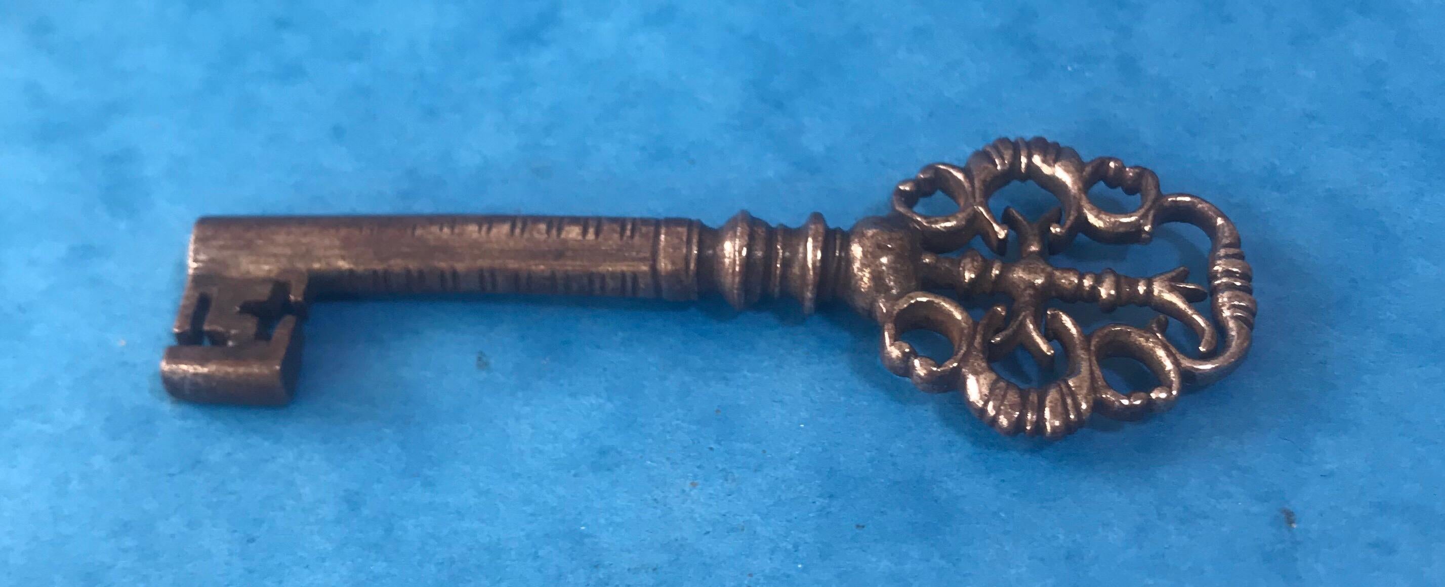 A very unusual and superb steel lantern key, the rare key dates back to circa 1620.
It measures 3 by 1 and stands 8cm high.