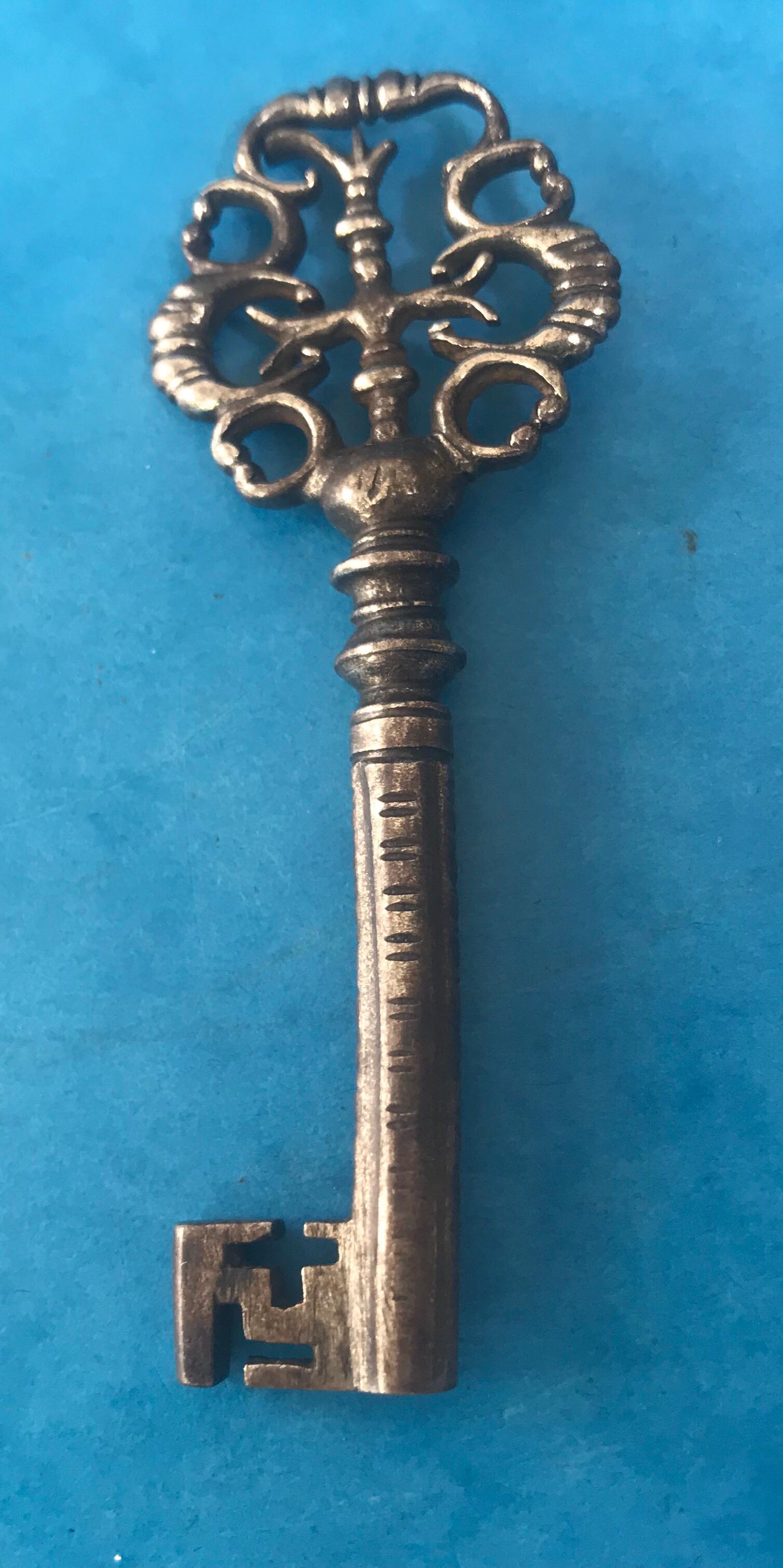 Very Early Unusual and Superb Steel Lantern Key For Sale 2