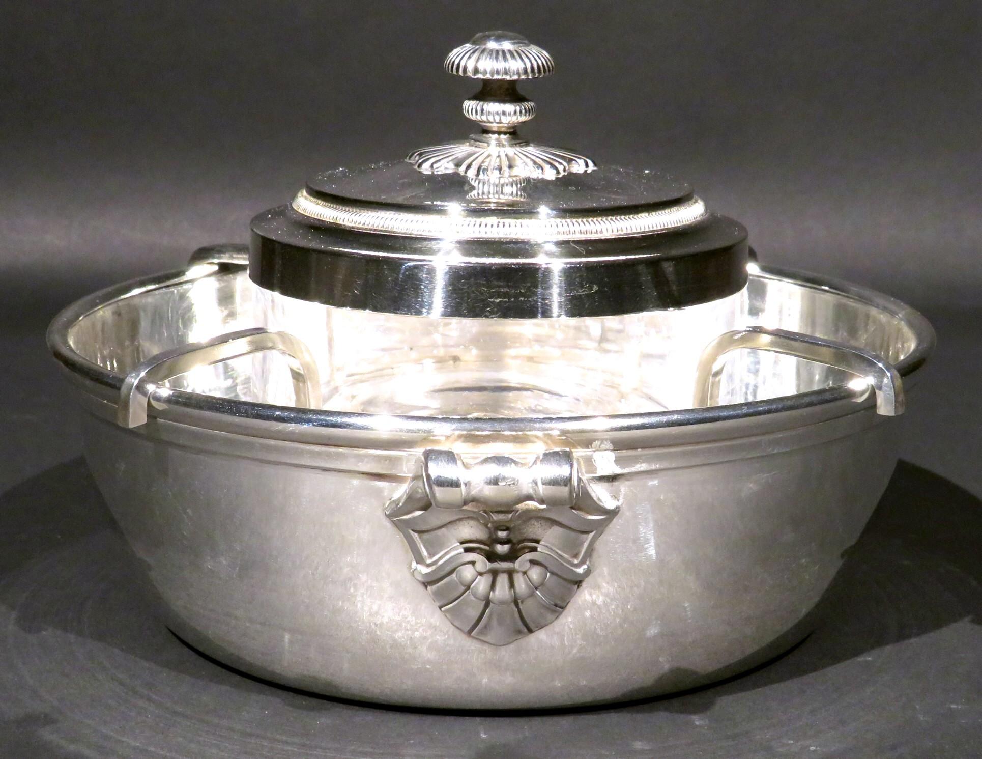 A Very Elegant Silver Plated Caviar Bowl by Christofle, France Circa 1970 In Good Condition In Ottawa, Ontario