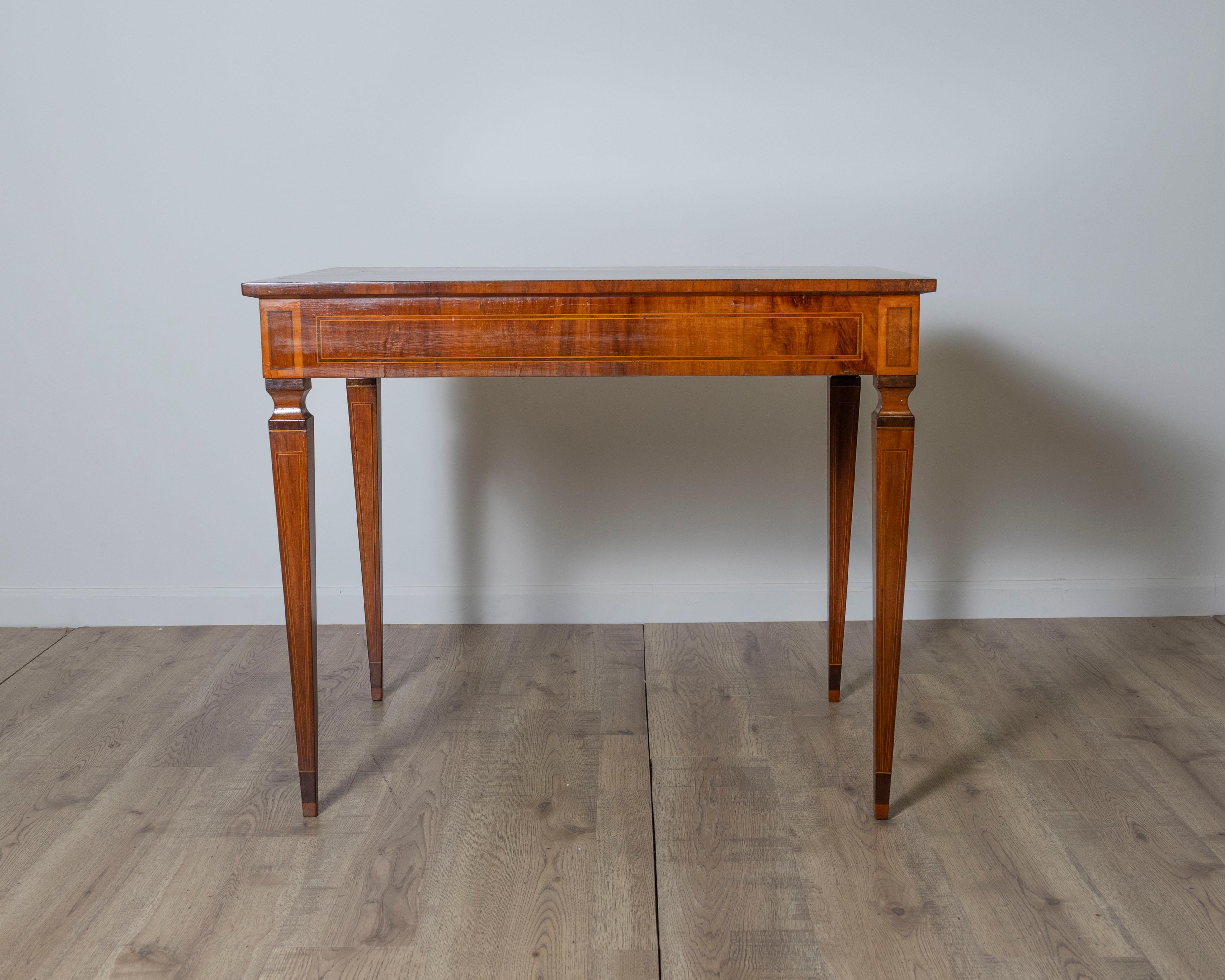 A very elegant walnut table/desk with a central drawer For Sale 2