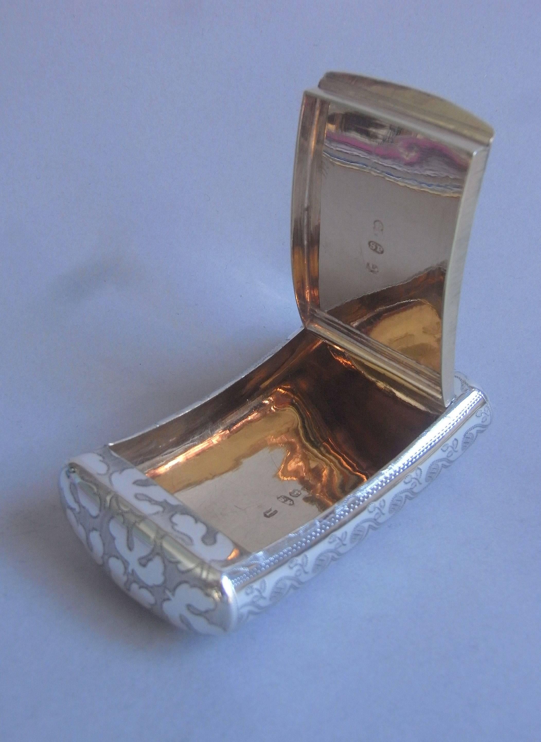 A George III Snuff Box Made by Samuel Pemberton in Birmingham in 1809. In Good Condition In London, GB