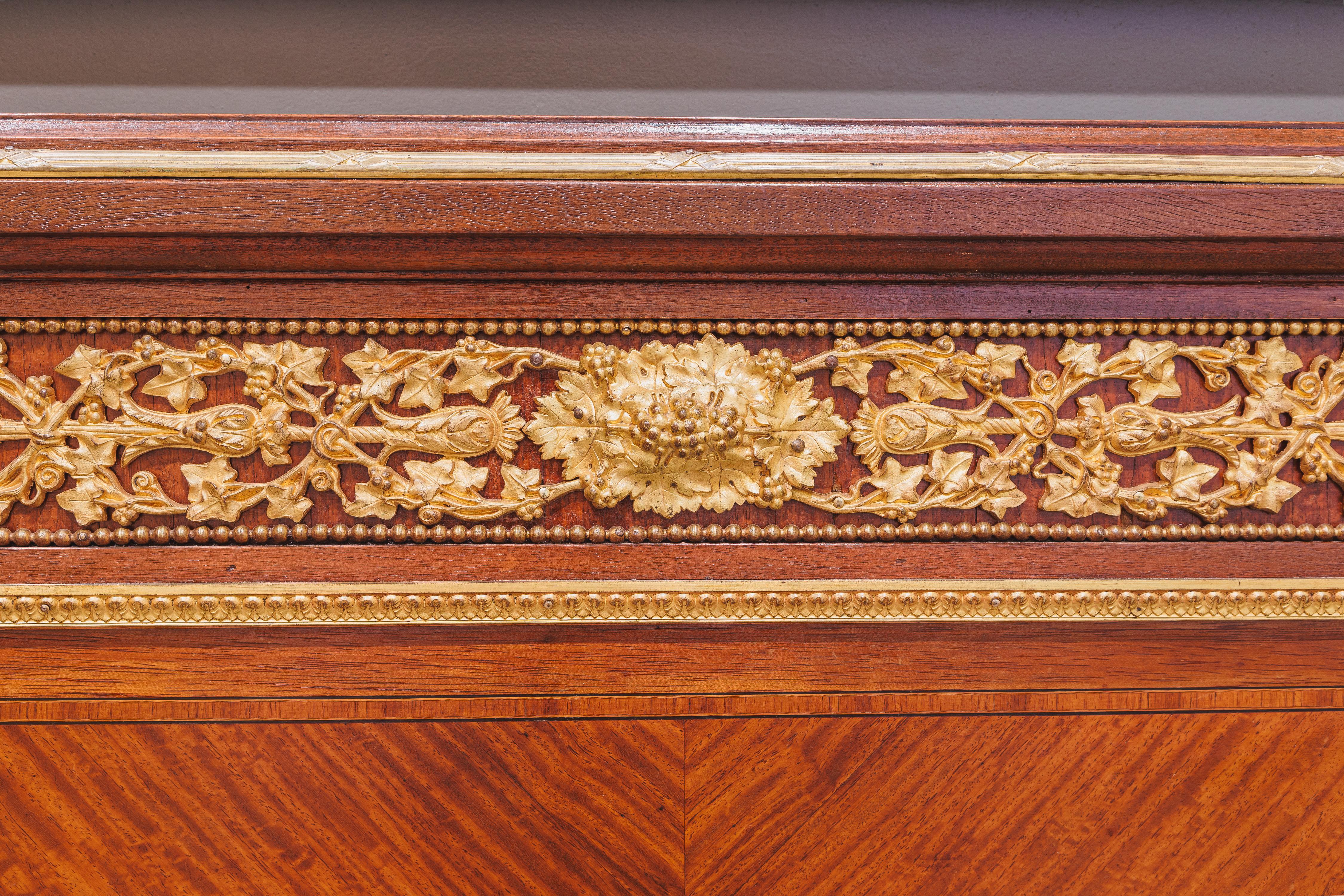 Bronze Très belle tête de lit Louis XVI du XIXe siècle,  pied de lit et rails en vente