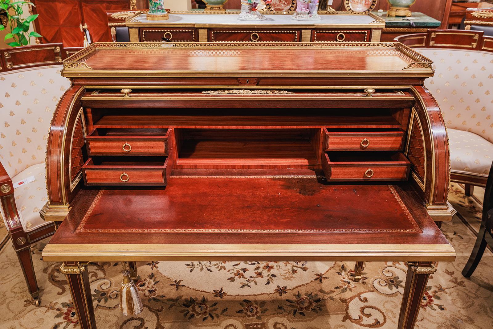 A very fine 19th century French Louis XVI roll top desk by Francois Linke In Good Condition In Dallas, TX