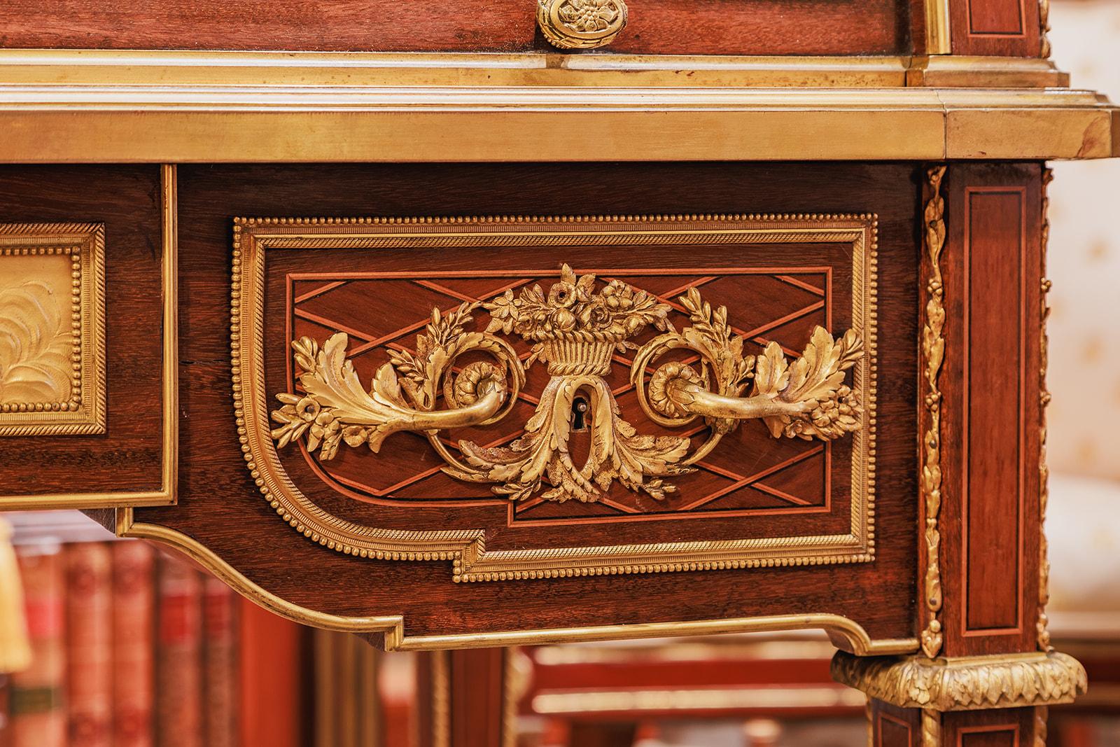 A very fine 19th century French Louis XVI roll top desk by Francois Linke 3